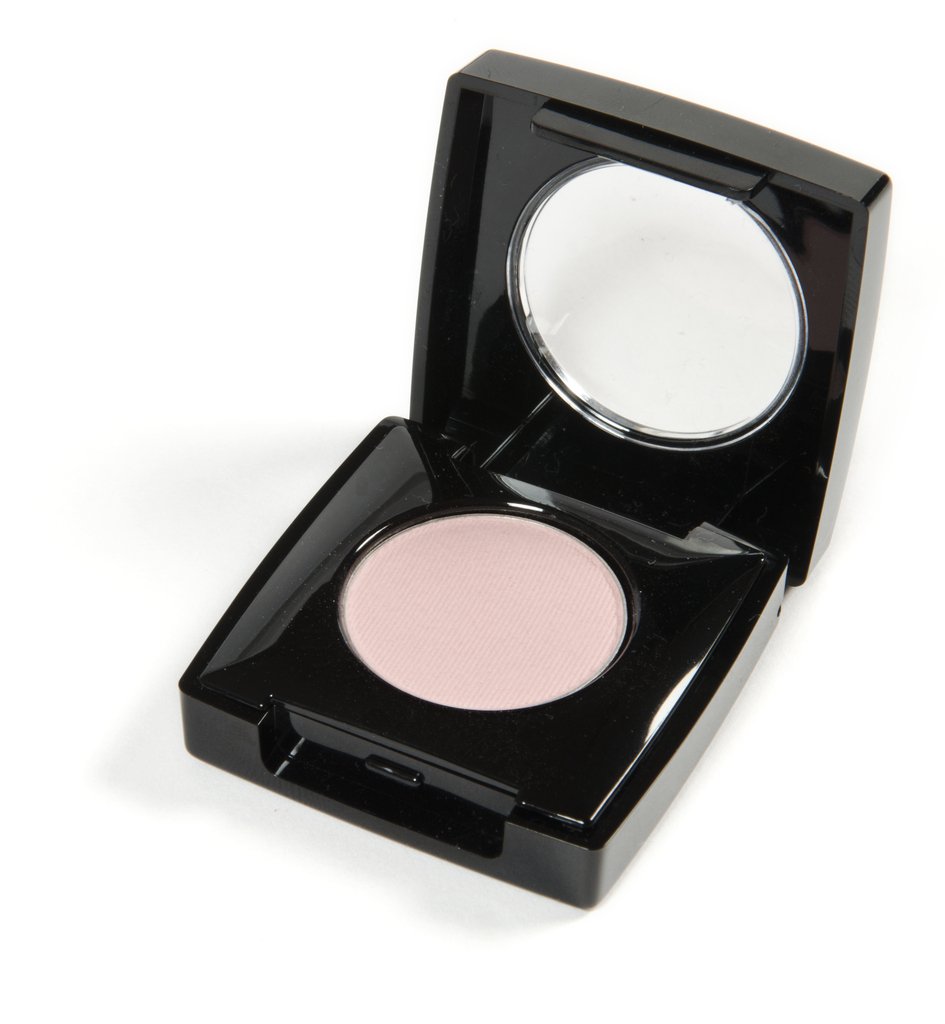 Danyel Eyelight Shadow Pink Dust in a sleek container, showcasing its vibrant pink color, perfect for professional makeup application.