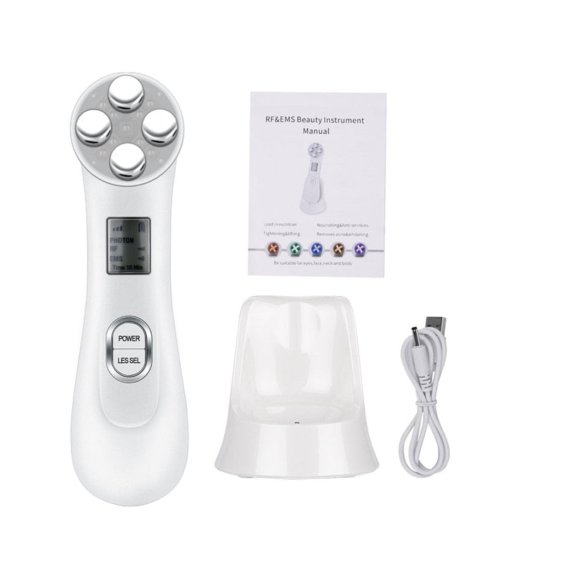 Handheld beauty device with accessories.