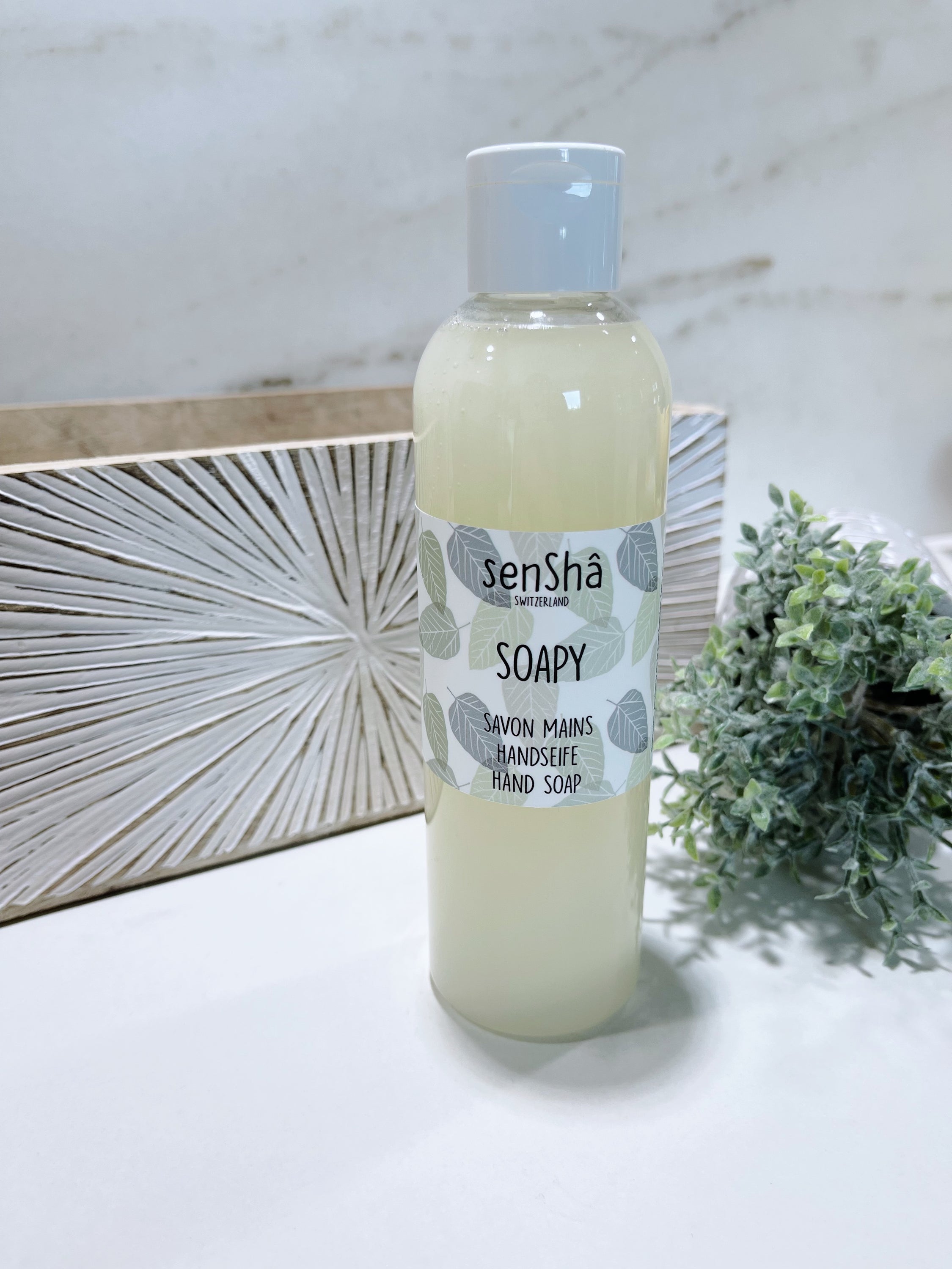 Flacon de savon liquide Soapy 250ml, doux pour les mains, avec huiles bio d'olive et de coco.