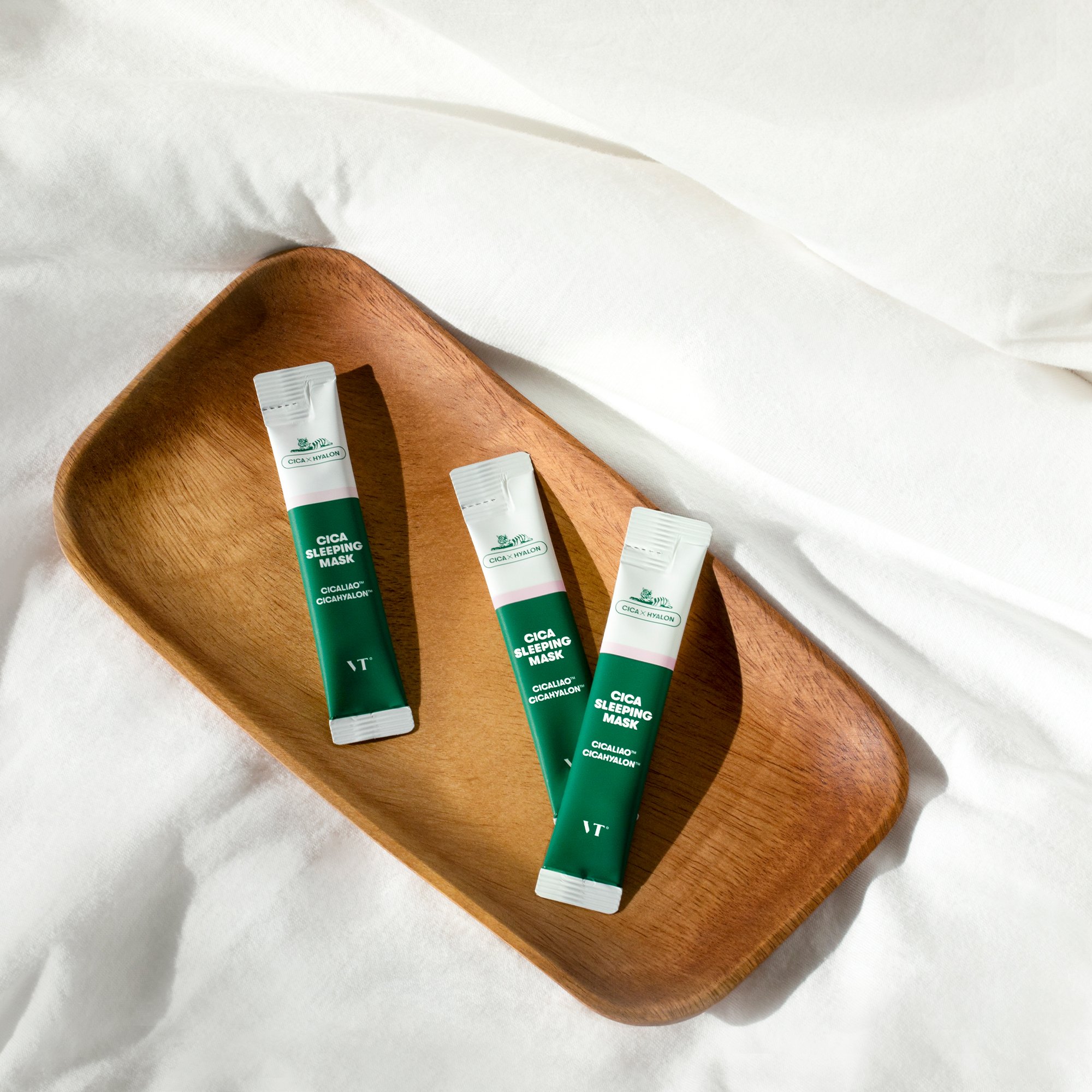 VT CICA Sleeping Mask packaging featuring Centella Asiatica and Triple Hyaluronic Acid for overnight skin hydration.