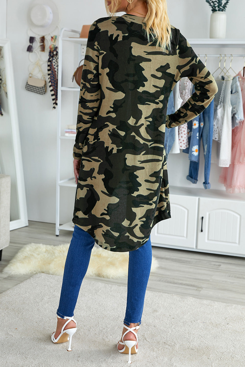 A stylish green camo print long cardigan with an open front and long sleeves, perfect for casual wear.