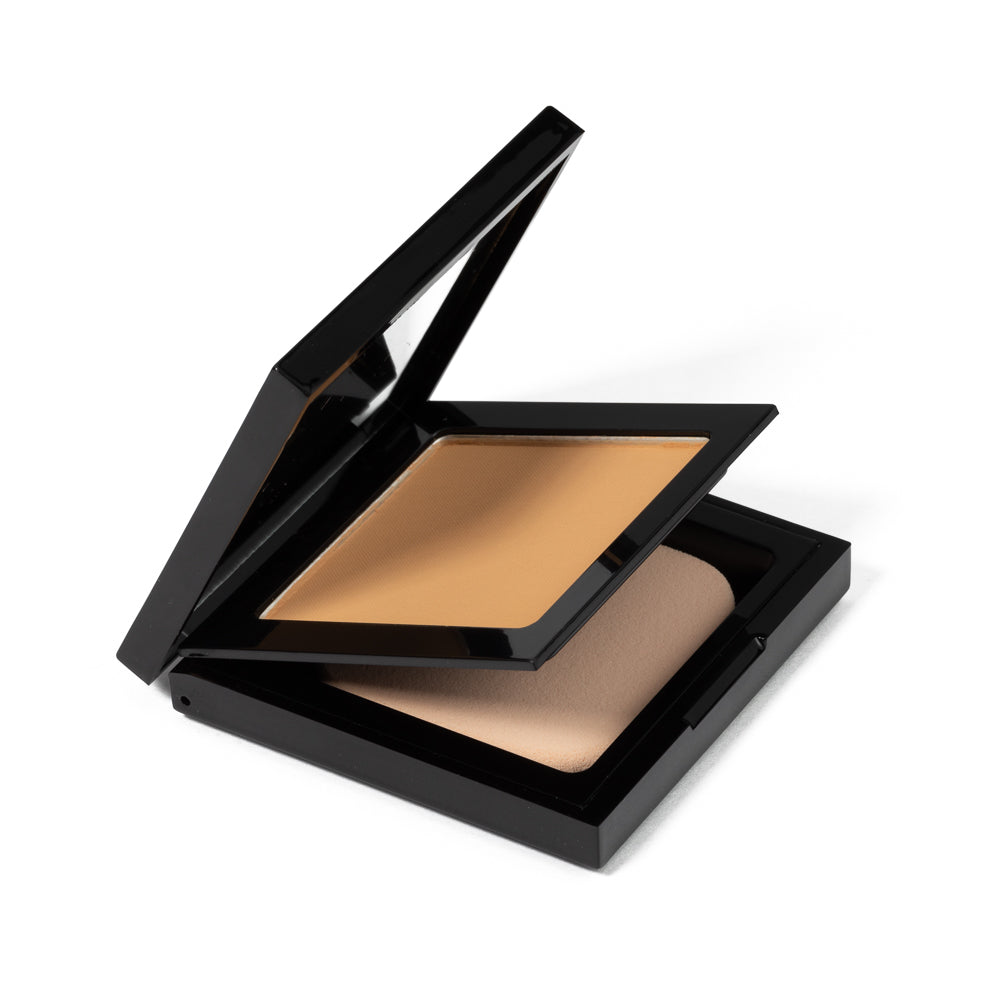 EpiLynx Hydrating Powder Foundation in a compact with a sponge, showcasing its matte finish and available shades.