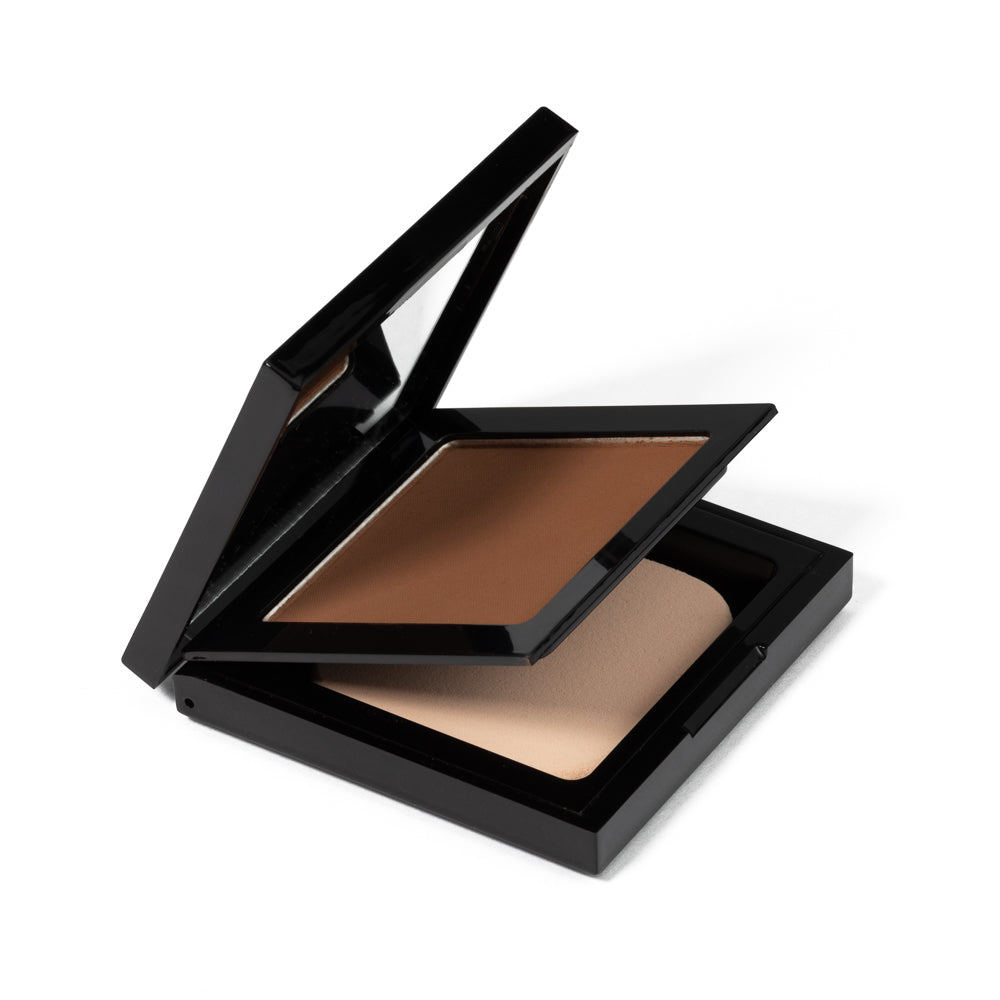 EpiLynx Hydrating Powder Foundation in a compact with a sponge, showcasing its matte finish and available shades.