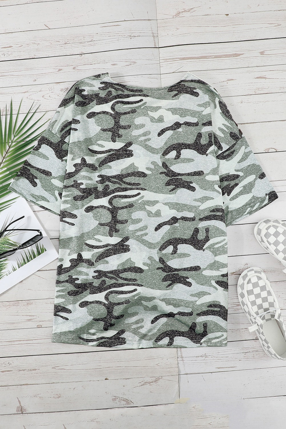 Leopard Plus Size T-Shirt featuring camo splicing and twist knot design, perfect for casual and trendy outfits.