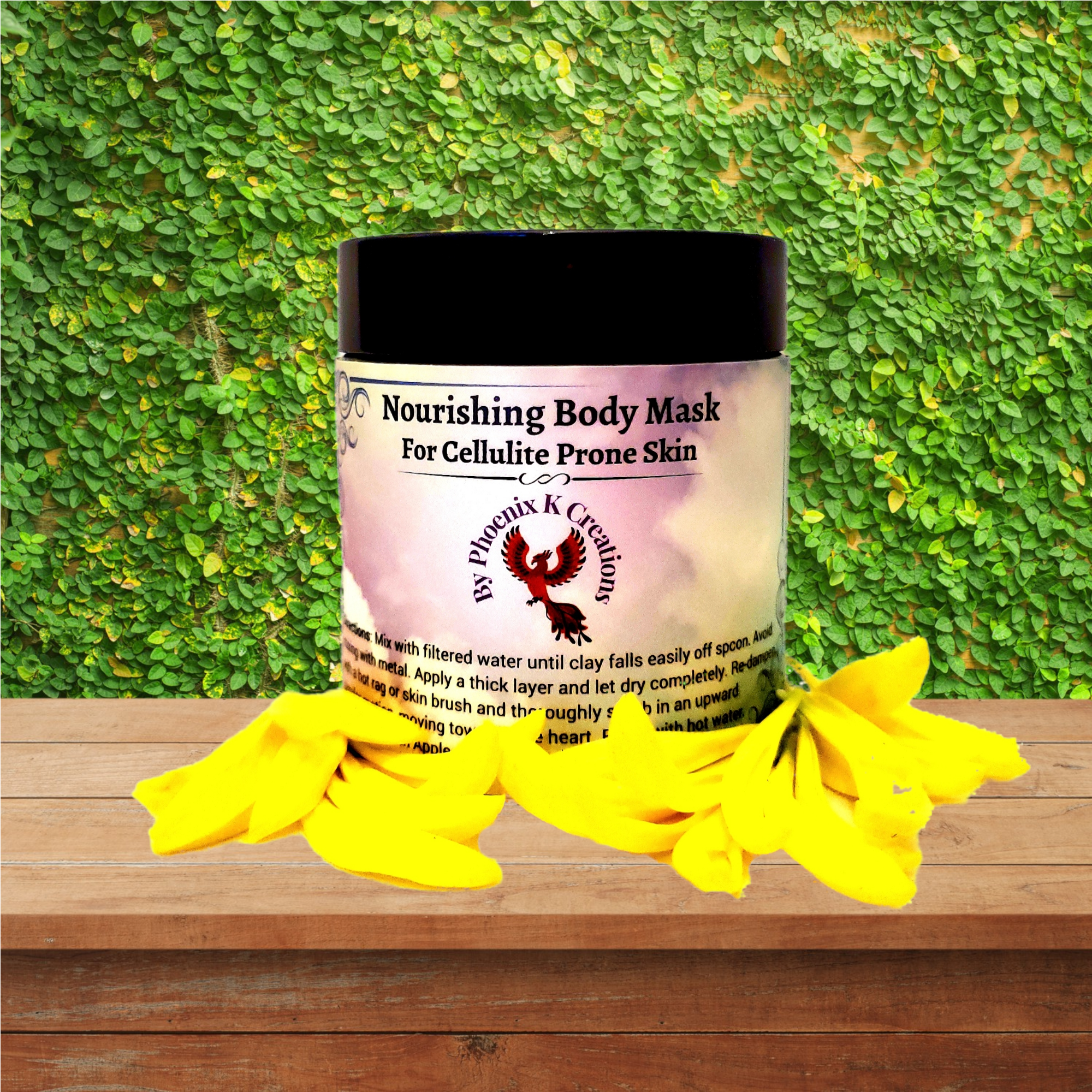 Organic mask for cellulite-prone skin in an amber glass jar, showcasing its earthy clay texture and herbal ingredients.