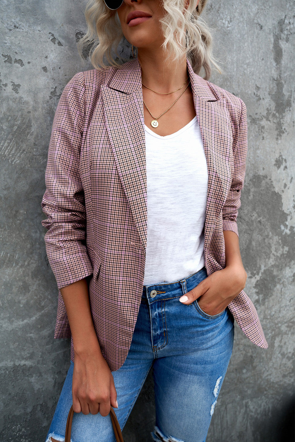 A stylish plaid print lapel collar buttoned blazer, featuring a tailored fit and two functional flap pockets, perfect for any occasion.