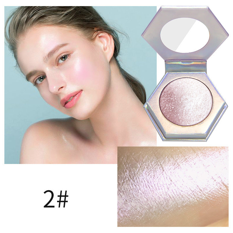 QIBEST Highlighting Powder showcasing a high-gloss diamond sparkle effect in a compact container.