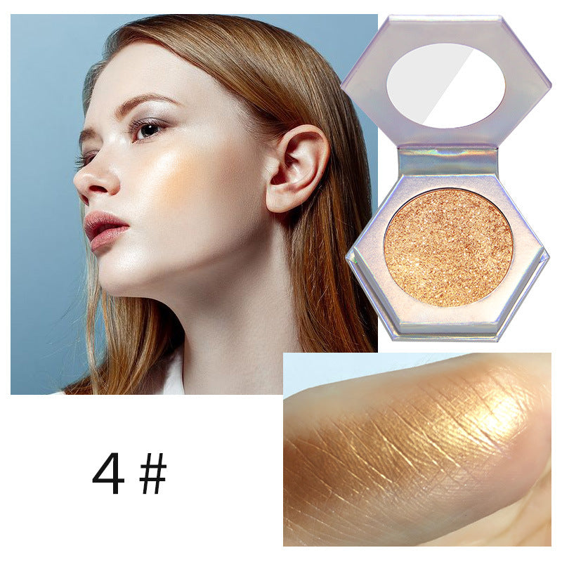 QIBEST Highlighting Powder showcasing a high-gloss diamond sparkle effect in a compact container.