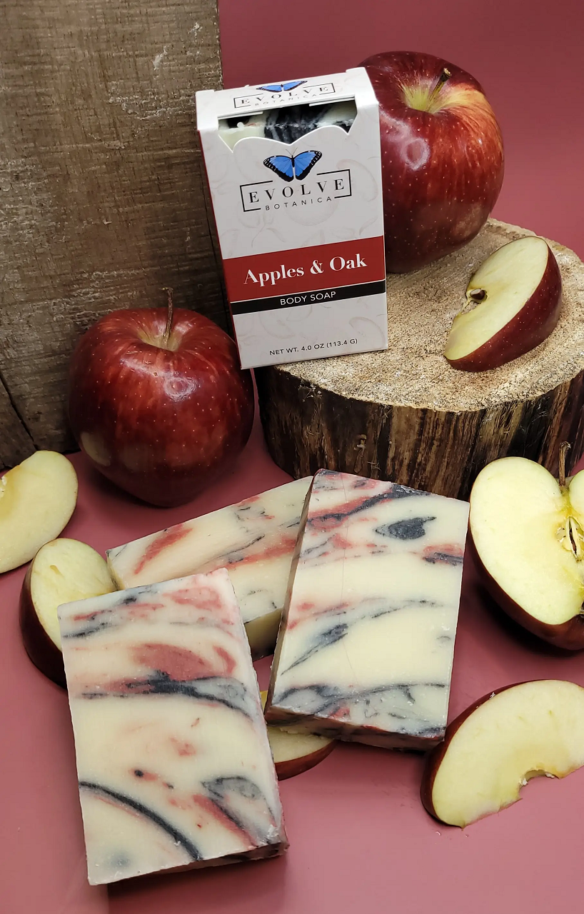 Standard Soap bar with Apples & Oak scent, showcasing a blend of apple and oak elements, perfect for a refreshing wash.