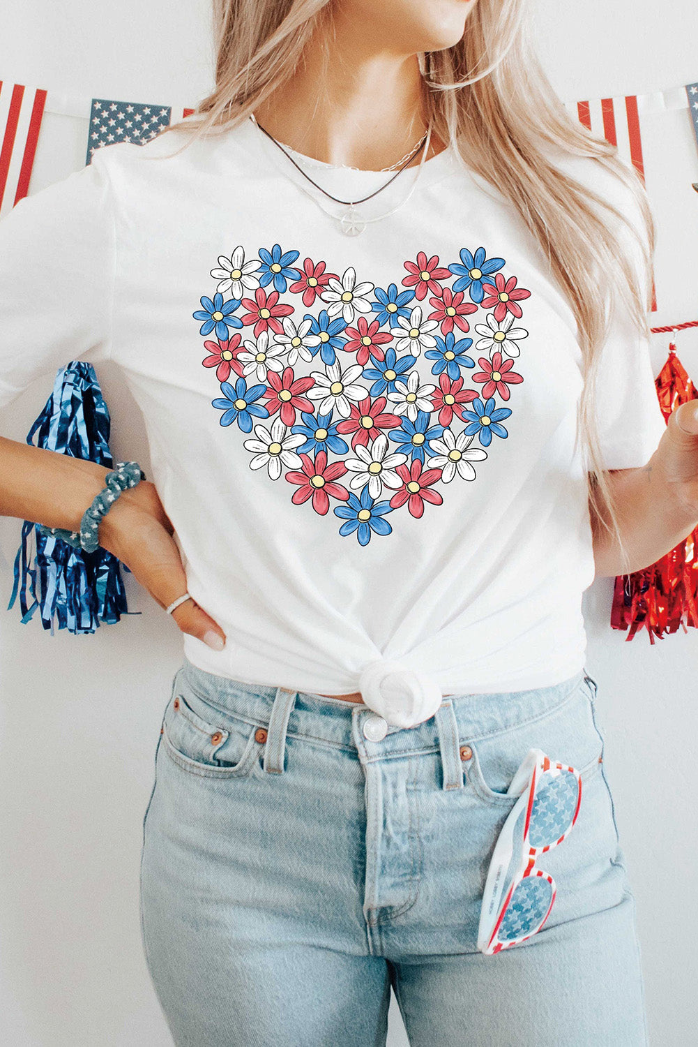 White Daisy Heart Shape Print Round Neck Casual T-Shirt displayed on a mannequin, showcasing its floral design and round neck style.