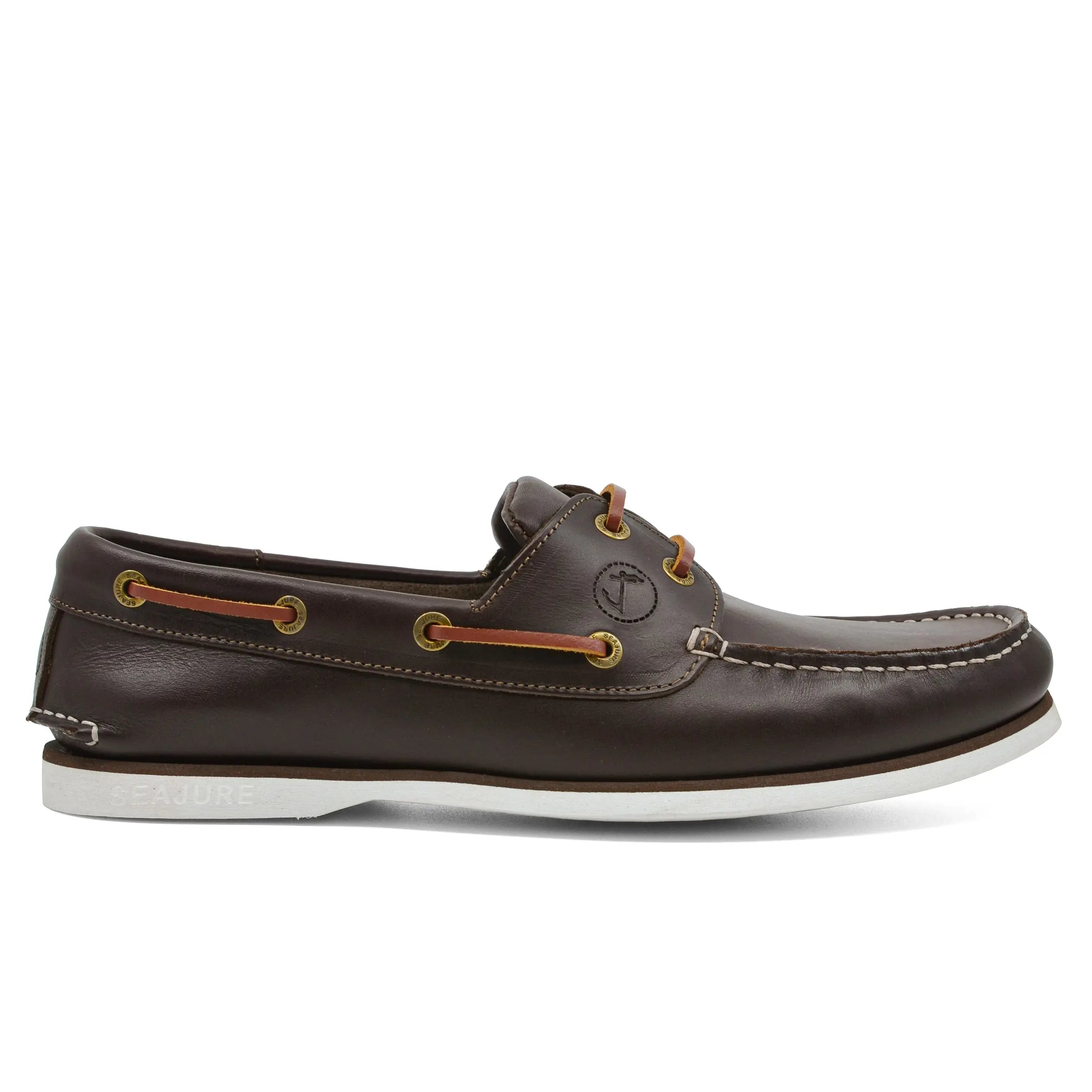 Seajure Men Boat Shoe Forvie in elegant leather, showcasing its classic nautical design and non-marking rubber sole.