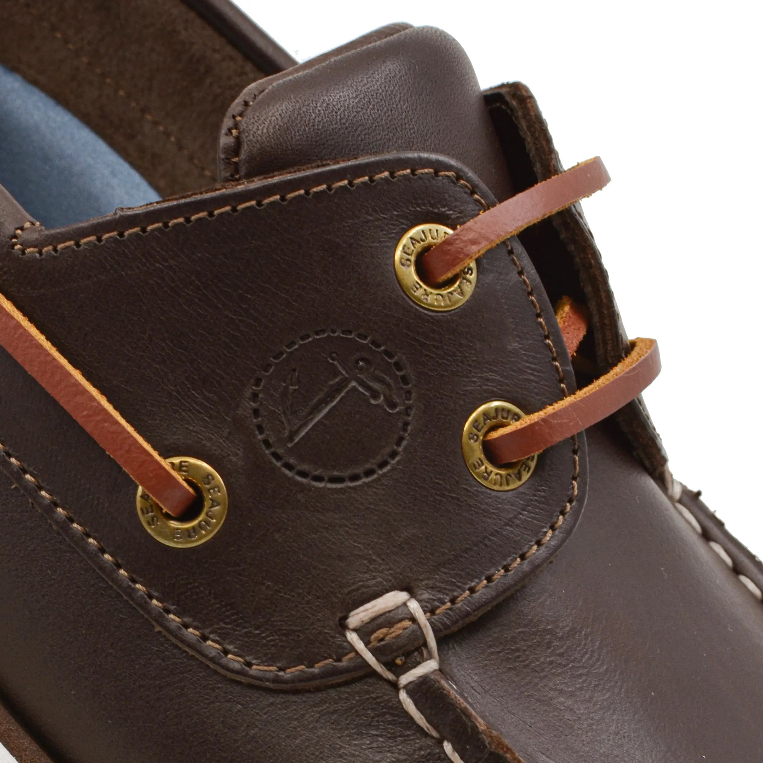 Seajure Men Boat Shoe Forvie in elegant leather, showcasing its classic nautical design and non-marking rubber sole.