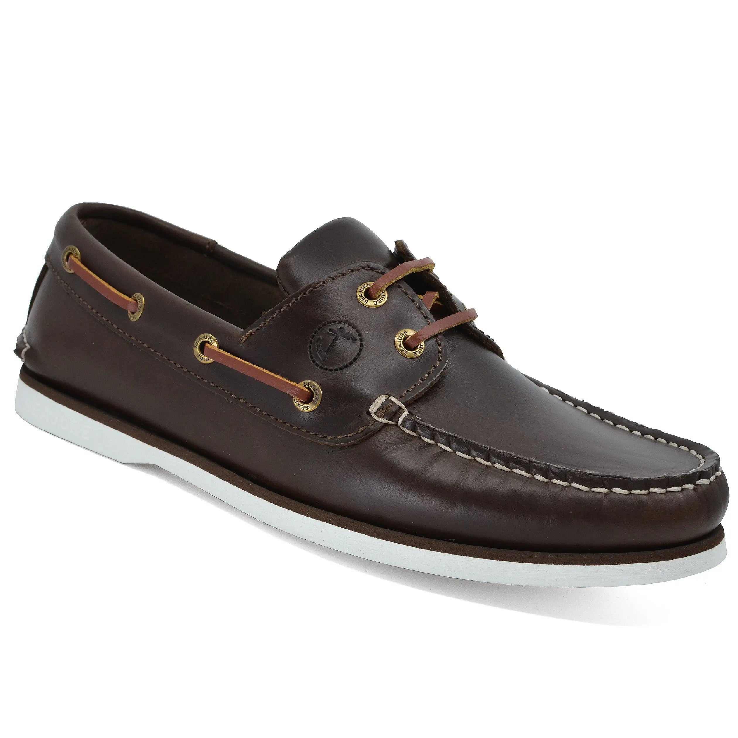 Seajure Men Boat Shoe Forvie in elegant leather, showcasing its classic nautical design and non-marking rubber sole.