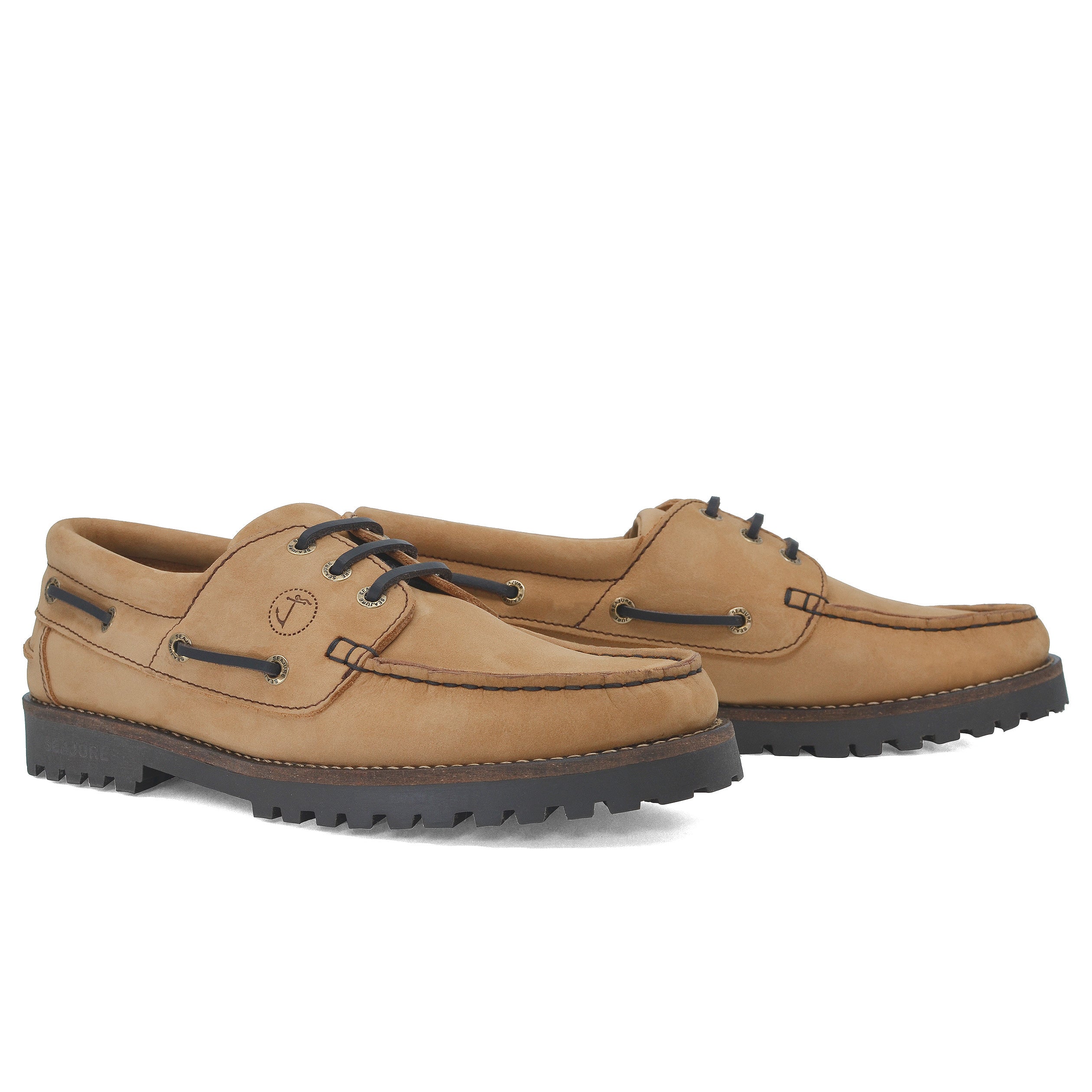 Seajure Lamu men boat shoe made of nubuck leather, featuring a comfortable insole and durable rubber sole, perfect for cold and humid days.