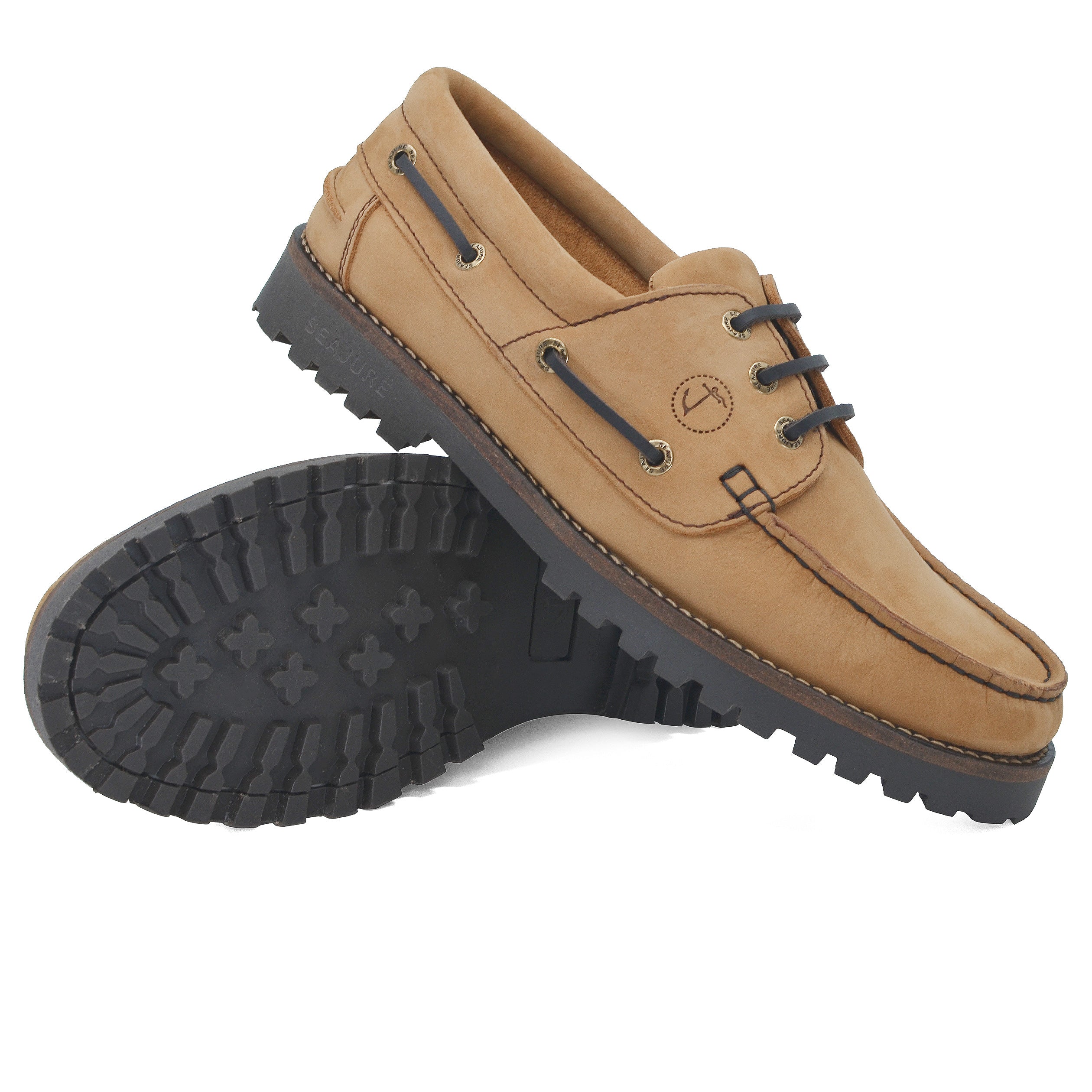 Seajure Lamu men boat shoe made of nubuck leather, featuring a comfortable insole and durable rubber sole, perfect for cold and humid days.