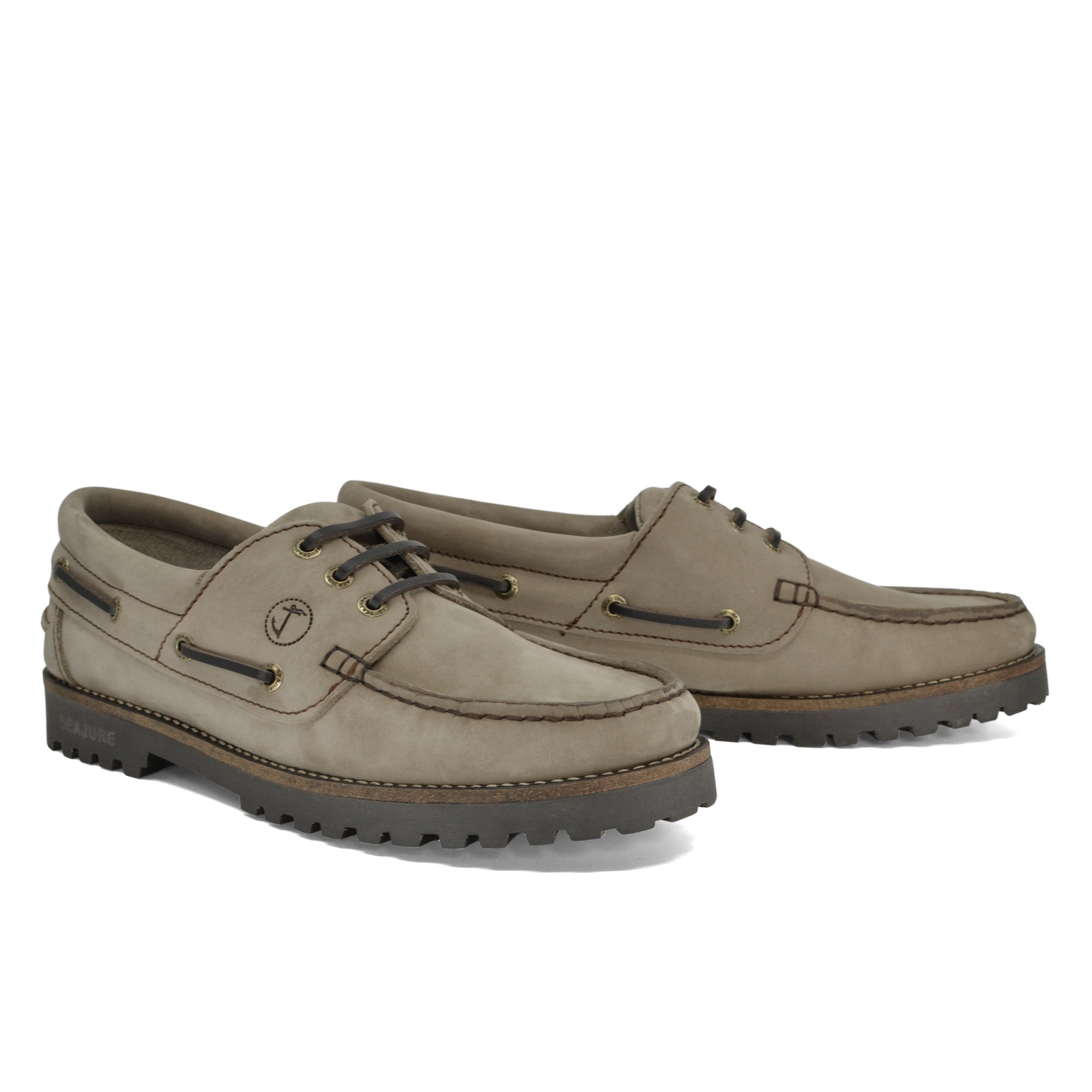 Seajure Mosteiros men's boat shoe made of nubuck leather, featuring a thermo-rubber outsole and engraved eyelets, perfect for cold weather.