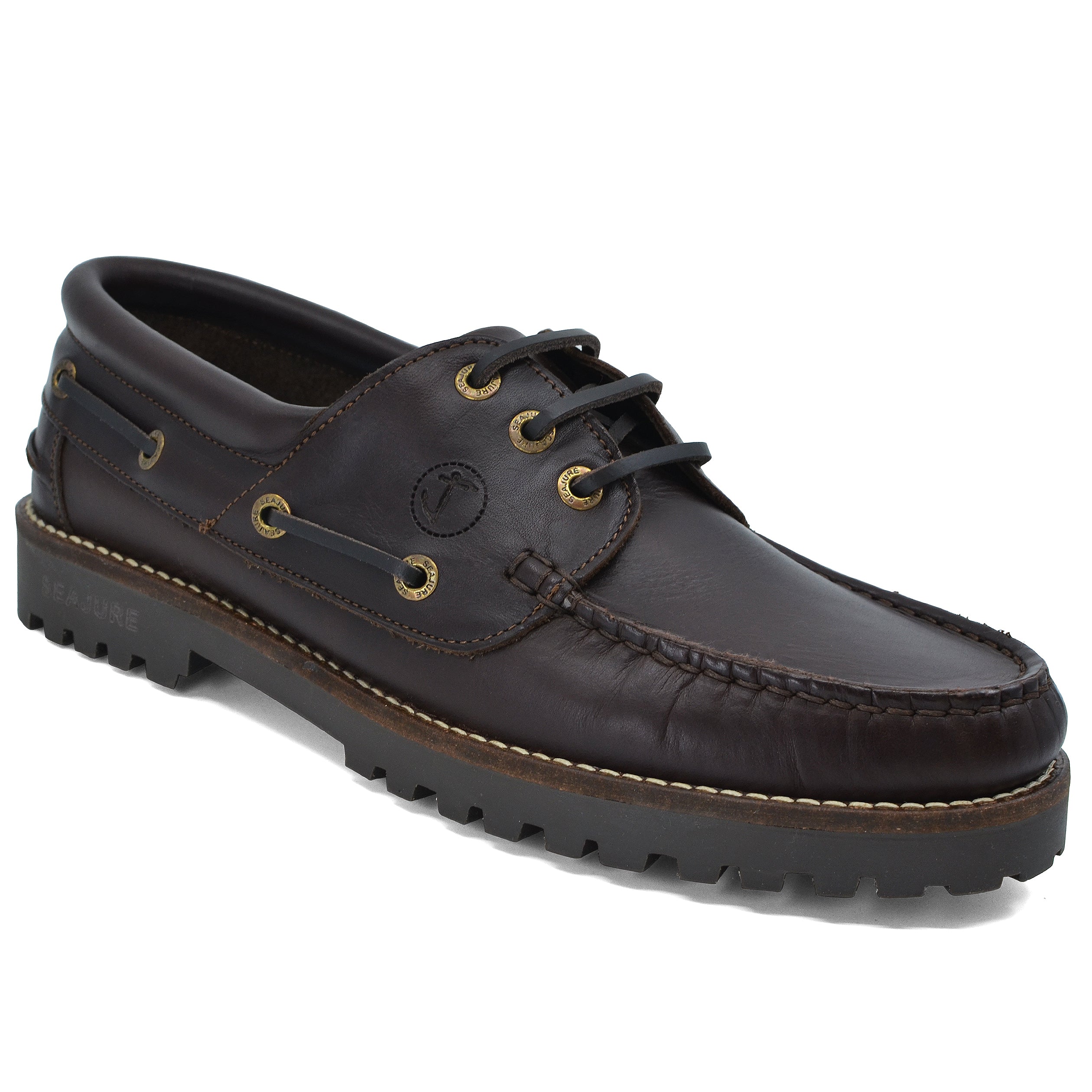 Seajure Reynisfjara men boat shoe in elegant leather, showcasing its classic design and durable rubber sole.