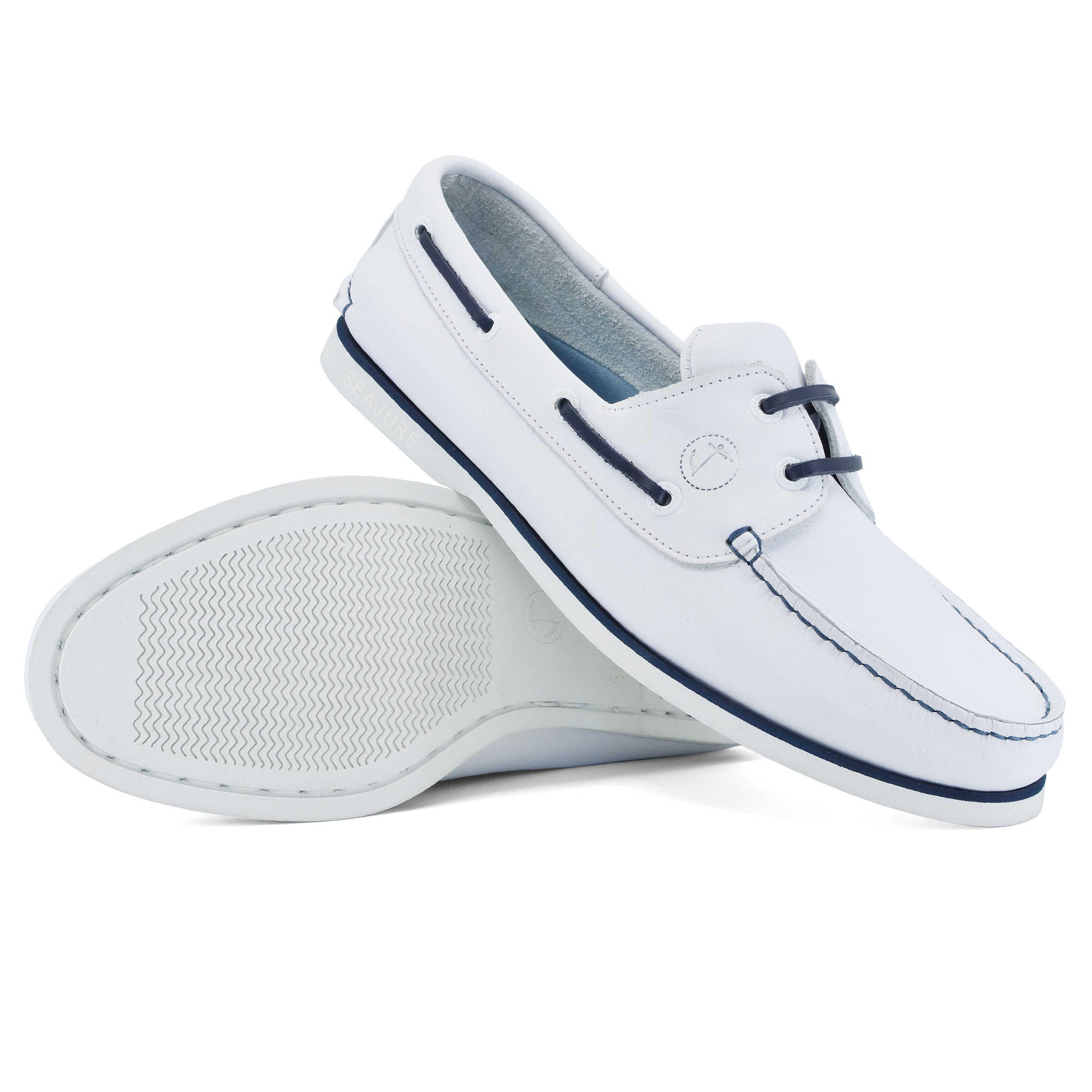 Men Boat Shoe Sauvage featuring high-quality leather, natural rubber sole, and elegant nautical design, perfect for boating and casual wear.