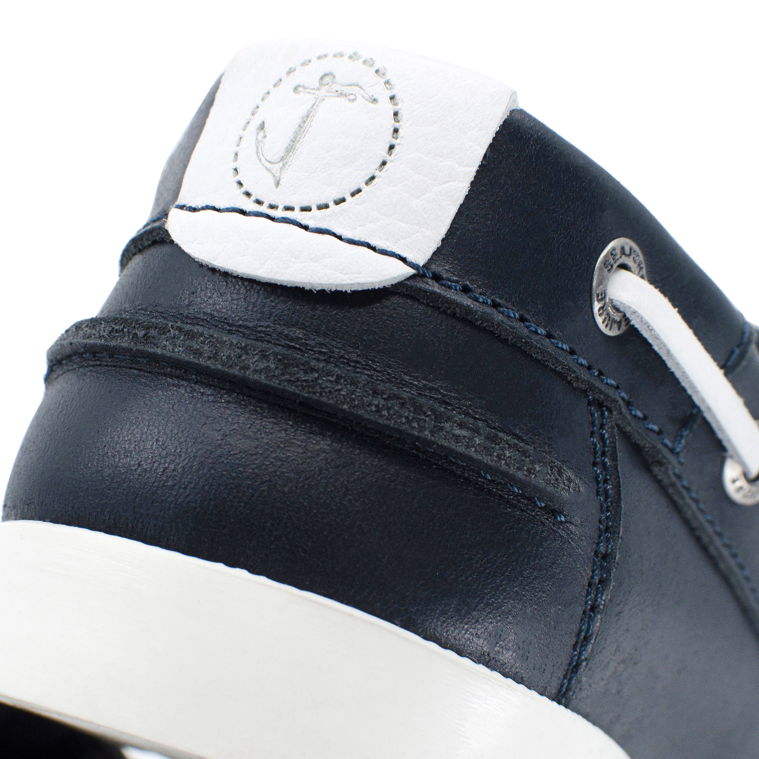 Seajure Cannon women boat shoe in elegant design, crafted from high-quality leather with a thermo rubber outsole, perfect for nautical adventures.