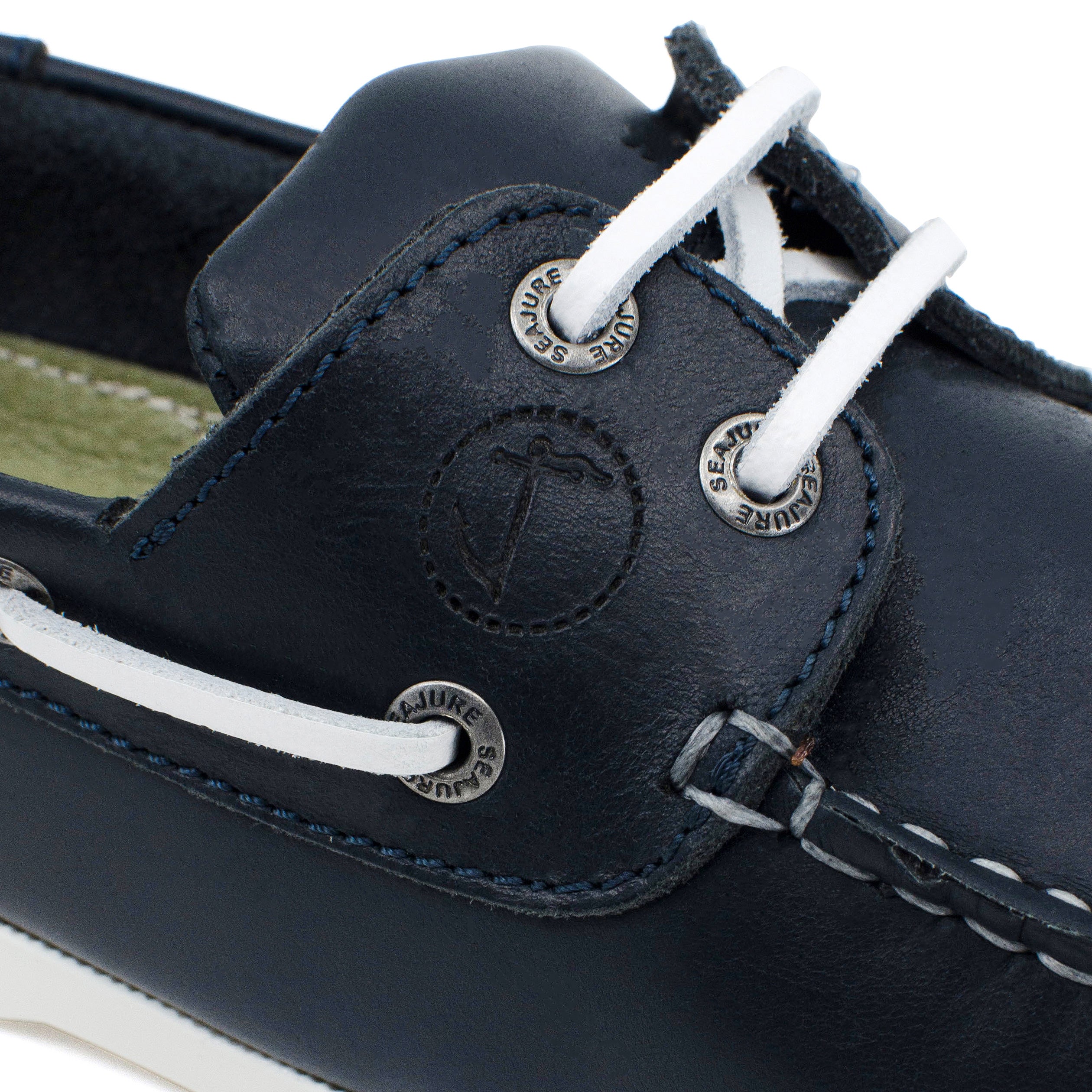 Seajure Cannon women boat shoe in elegant design, crafted from high-quality leather with a thermo rubber outsole, perfect for nautical adventures.