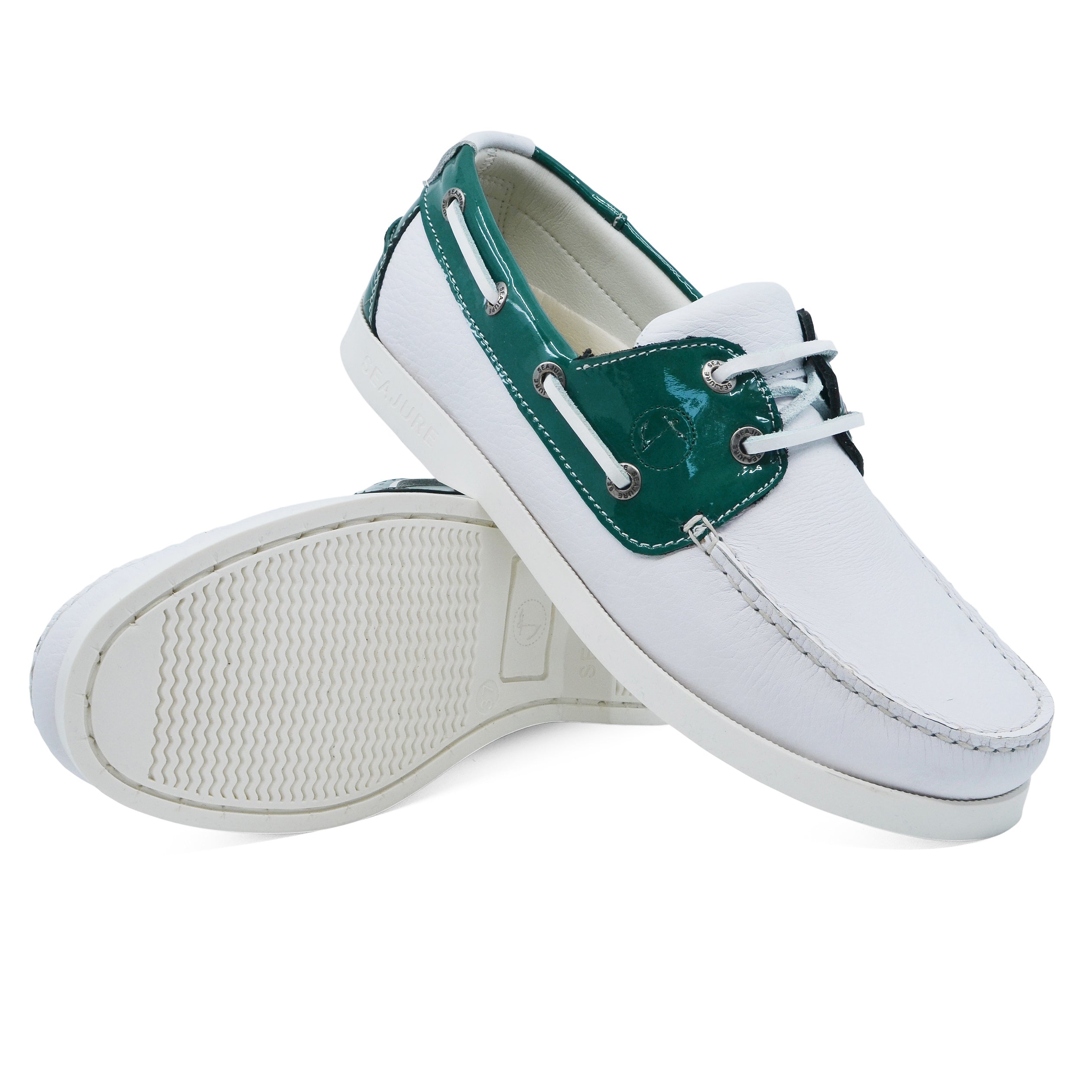 Gidaki women boat shoe featuring high-quality leather, elegant design, and durable sole, perfect for nautical adventures.