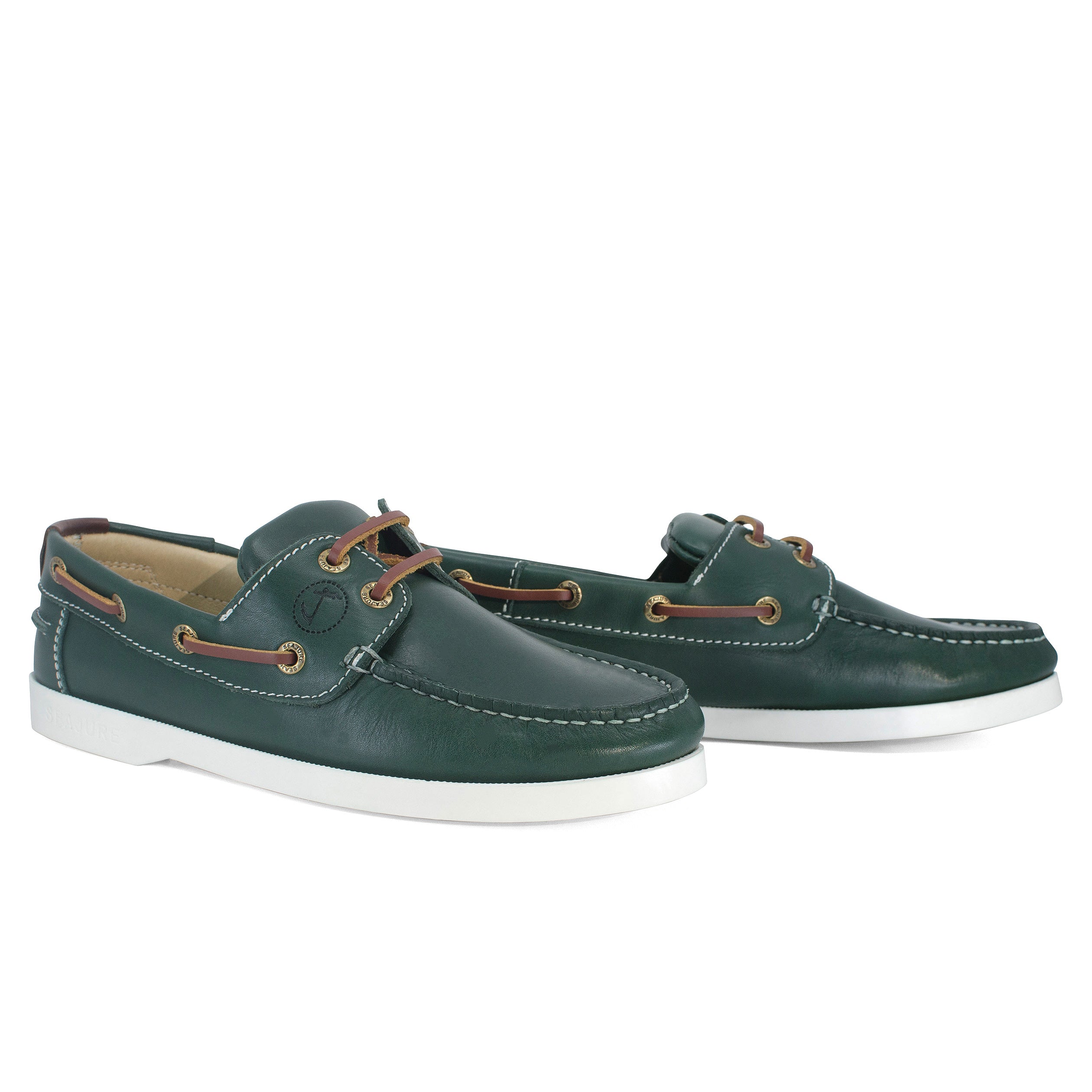 Elegant Matira women boat shoe made of high-quality leather, featuring a thermo rubber outsole and engraved eyelets, perfect for nautical adventures.