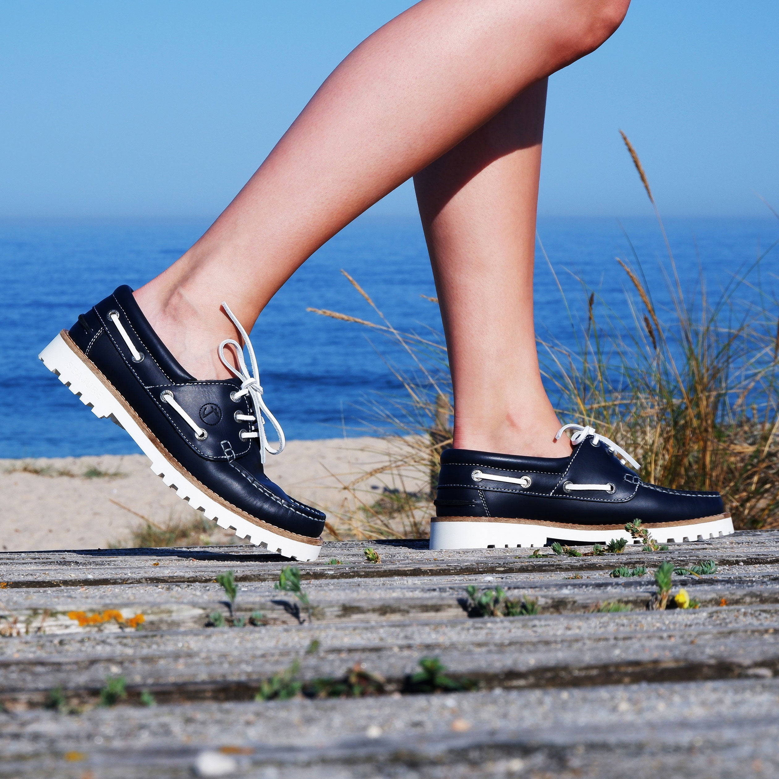 Women Boat Shoe Sibang featuring elegant design, high-quality leather, and durable rubber outsole, perfect for nautical adventures.