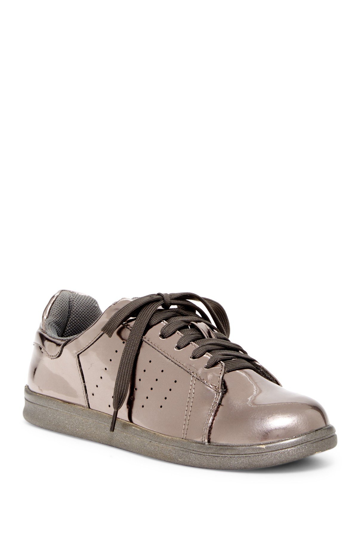 Stylish 154630 shoes featuring a metallic mirror upper and comfort padding, perfect for various occasions.