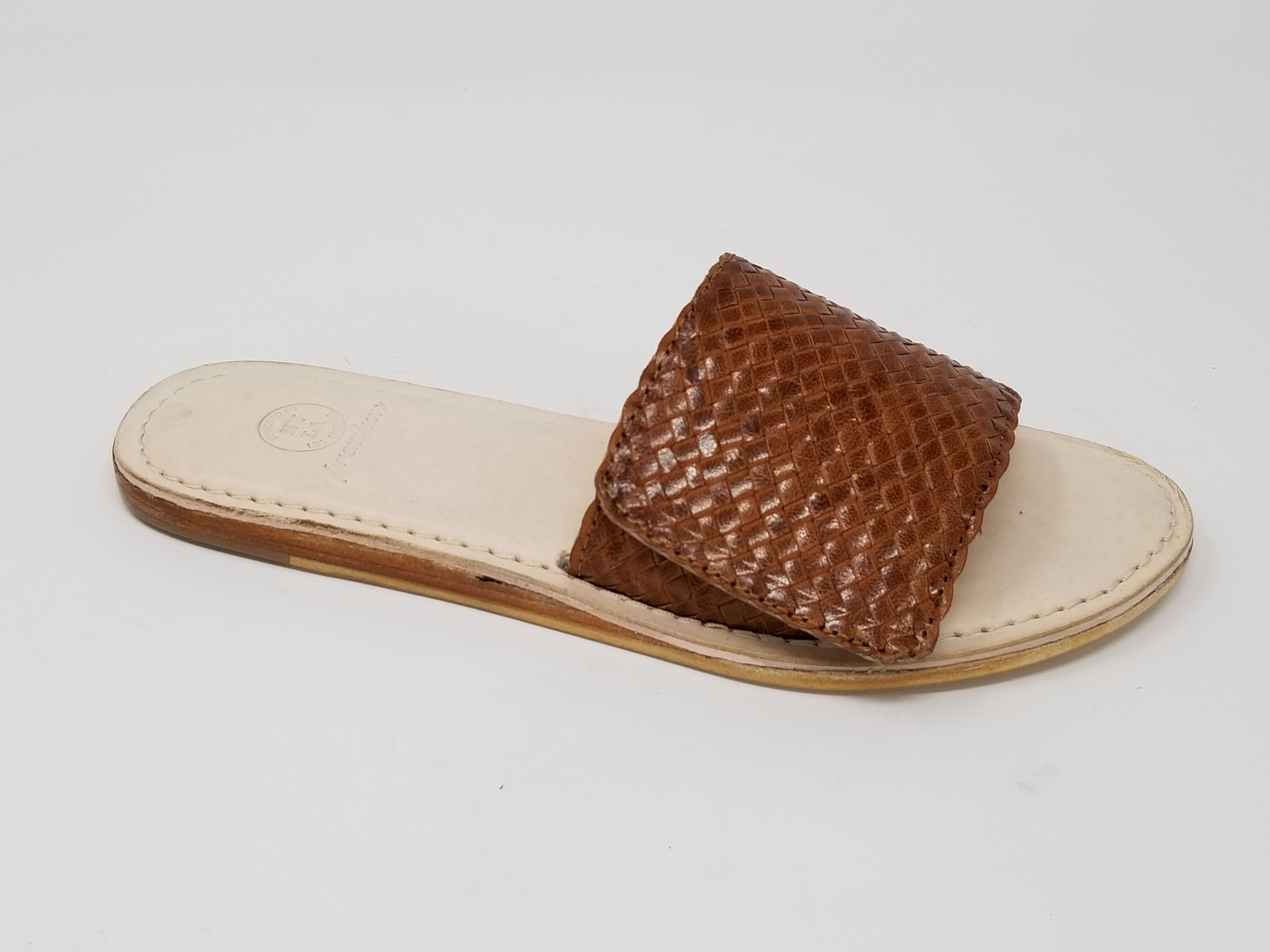 Avalon shoes featuring a full woven leather upper and memory foam insole, showcasing their stylish design and durable leather outsole.