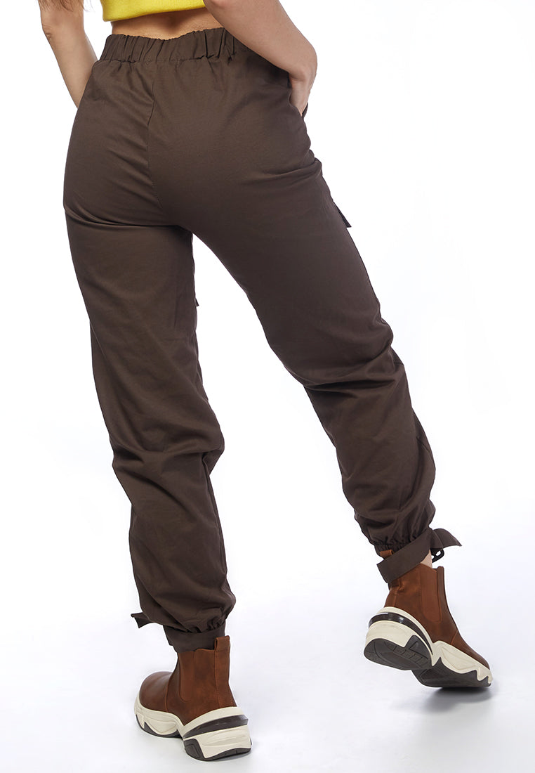 Buckle Belt Cargo Pants in earthy brown with pockets and stylish buckle belt, showcasing a loose fit and casual design.