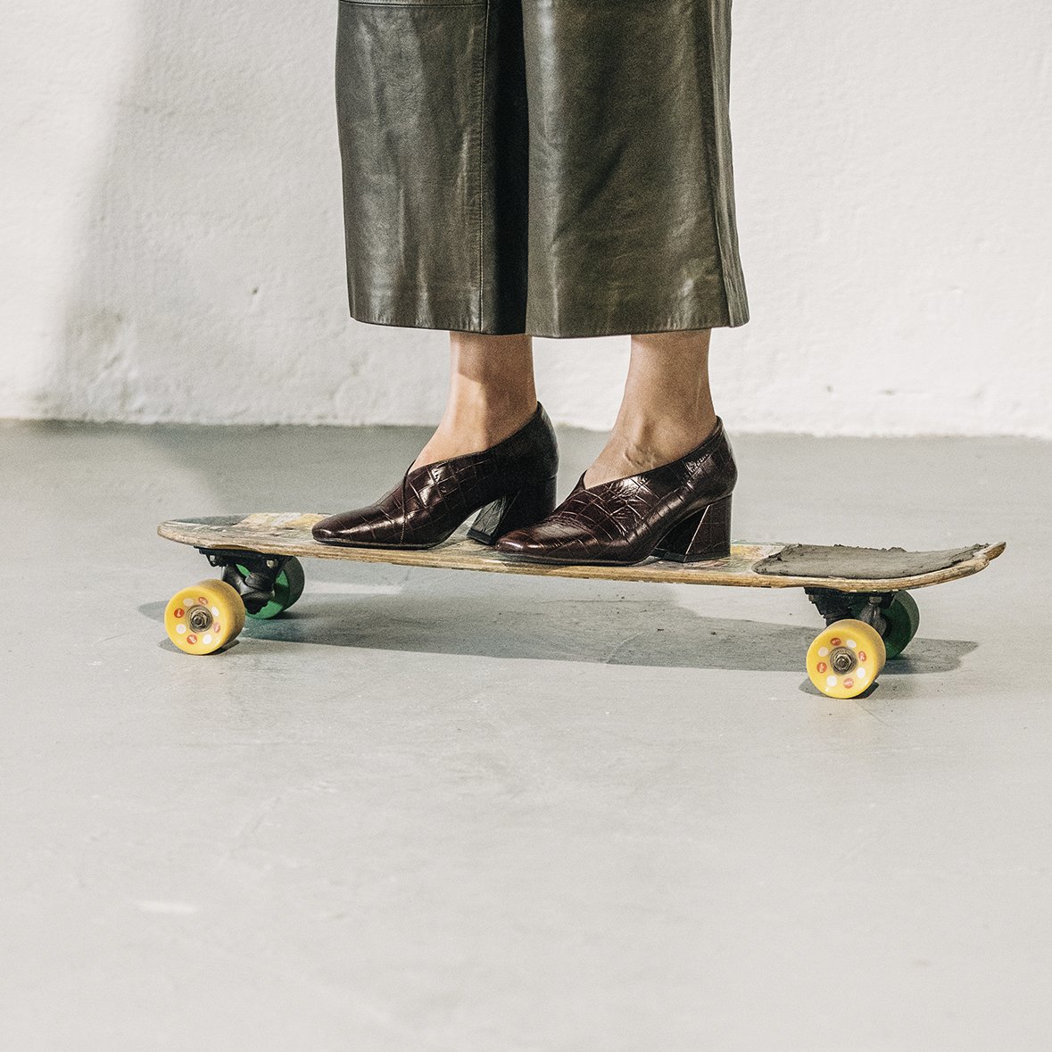 DALE Brown Leather Mid Heel Pumps with square toe and cushioned insole, handcrafted in Portugal from crocodile embossed leather.