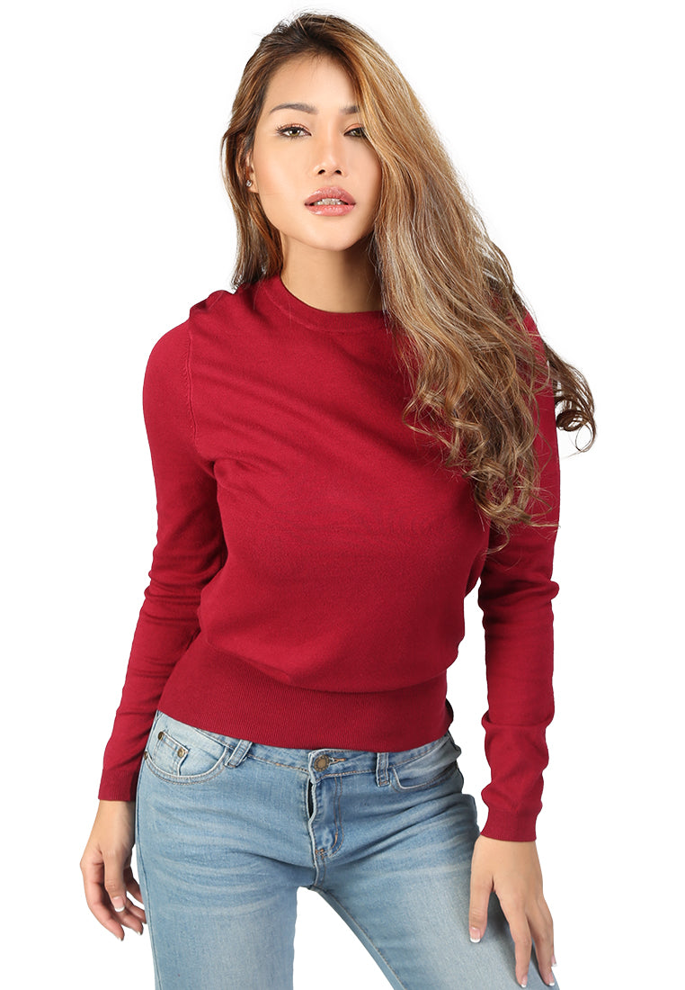 Fine Knit Striped Sweater featuring a round neck, long sleeves, and ribbed cuffs in a stylish striped pattern.