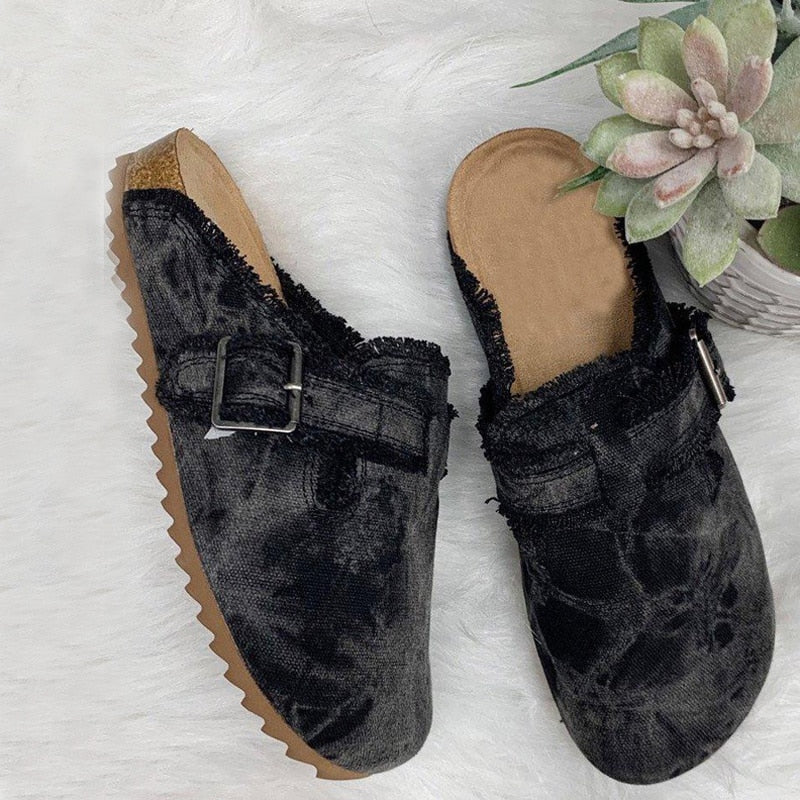 Flat Heel Round Toe Canvas Loafer Women's Vintage Clogs in a stylish design, showcasing the breathable canvas material and comfortable flat heel.