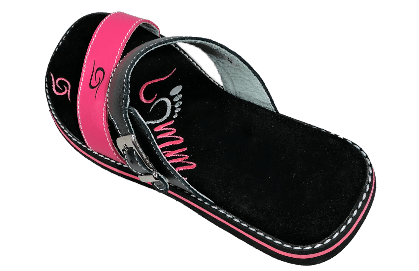 Custom leather Flip-Flops 4050 with adjustable strap and anatomical footbed, perfect for summer wear.