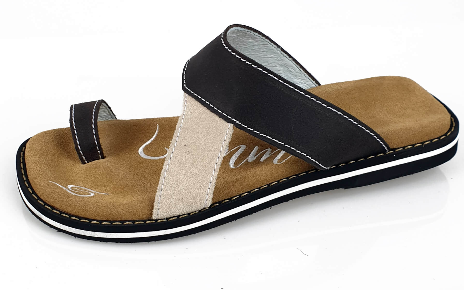 Stylish Braun and Beige leather flip-flops with anatomical footbed, perfect for summer wear.