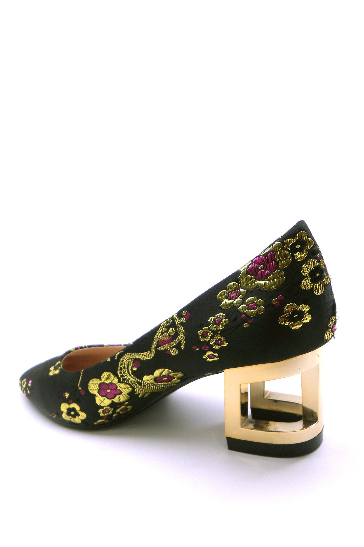 GEOMETAL shoe featuring an embroidered brocade upper and a metallic gold 2.5-inch heel, showcasing elegance and style.