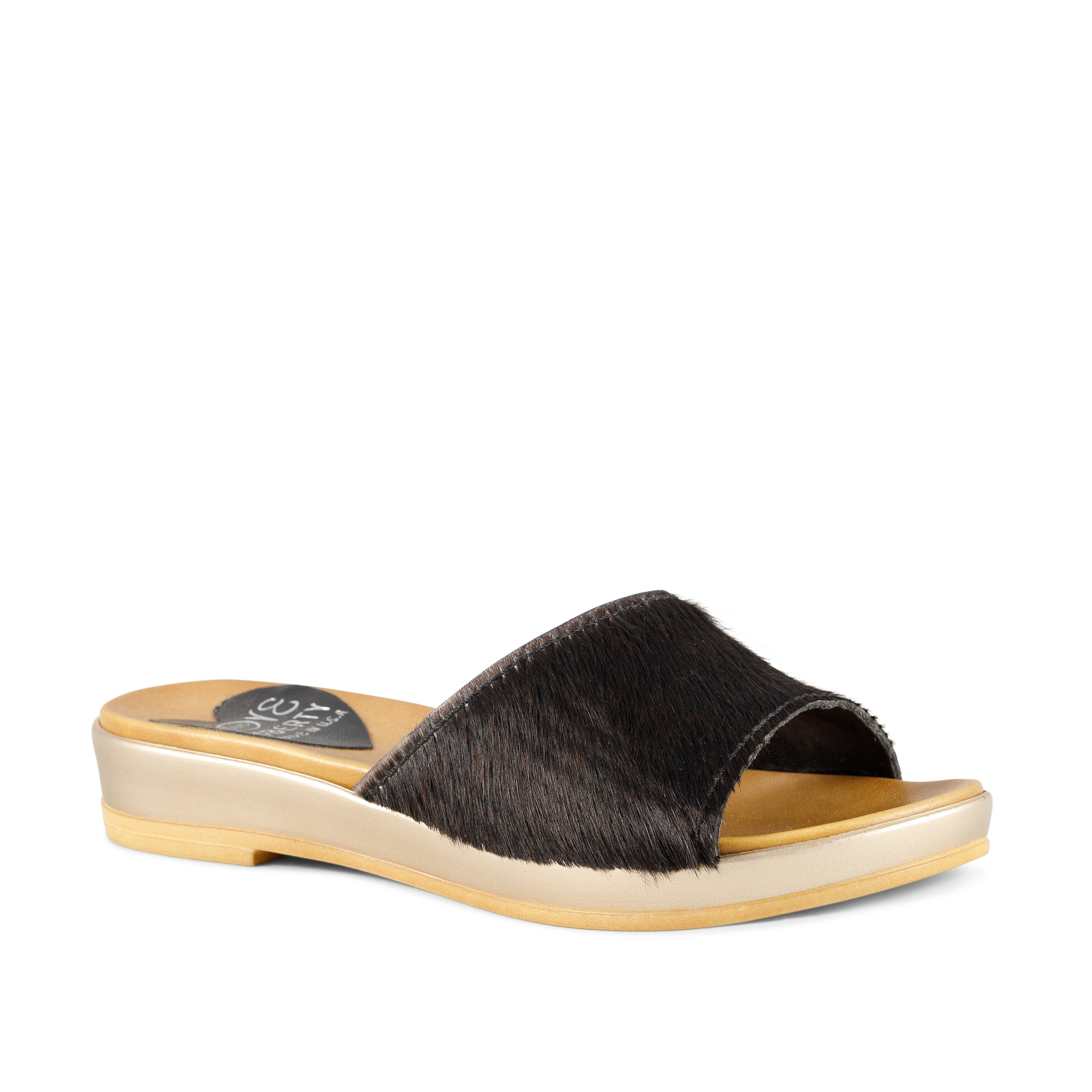 Stylish Getaway sandal with crinkled leather upper and low wedge outsole, perfect for any occasion.