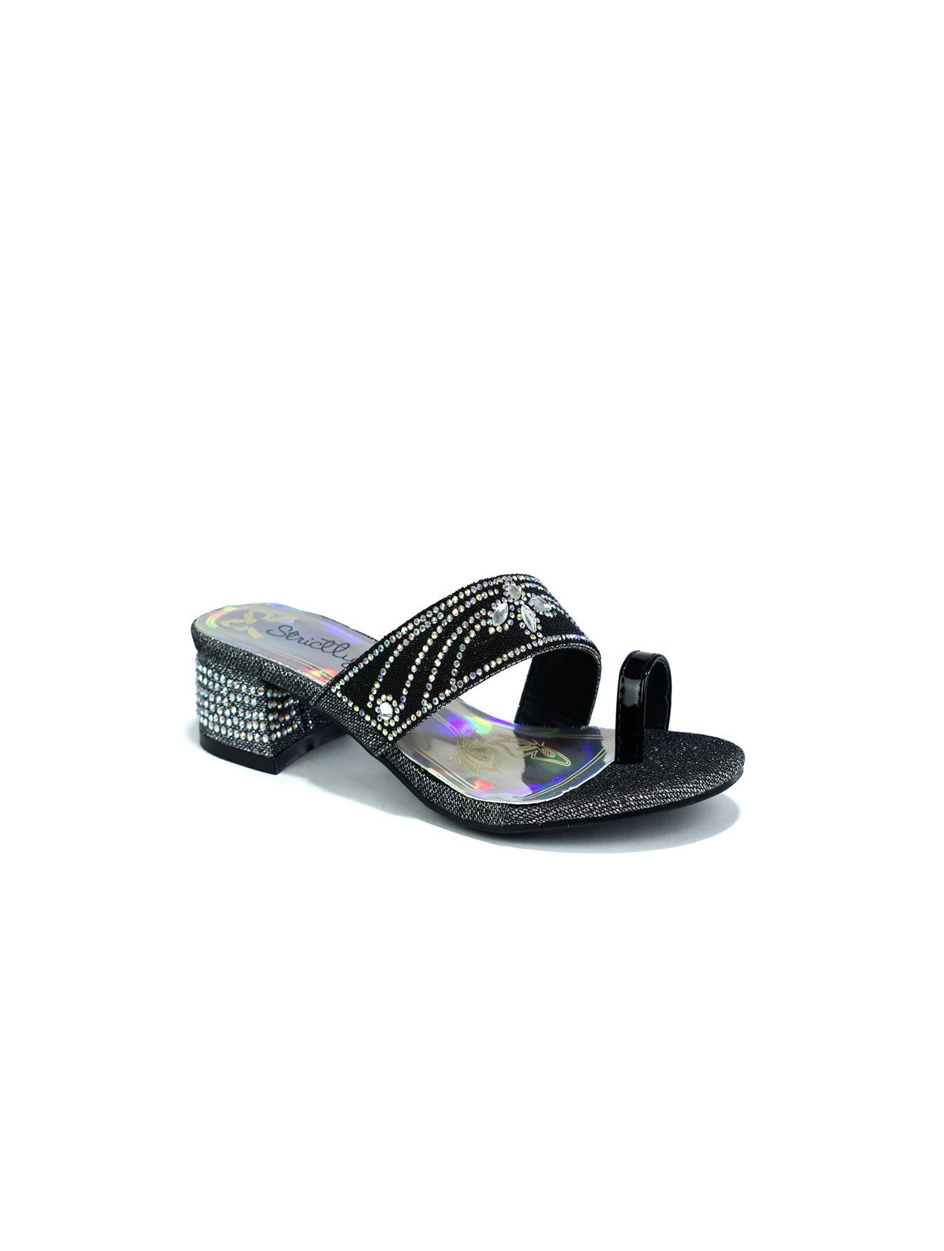 A pair of stylish Indian Style Toe Post Black sandals featuring a sleek design and comfortable toe post.