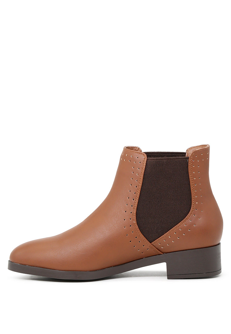 Stylish Kimberly Chelsea Boots featuring a block heel and elasticated gussets, perfect for casual or dressy outfits.