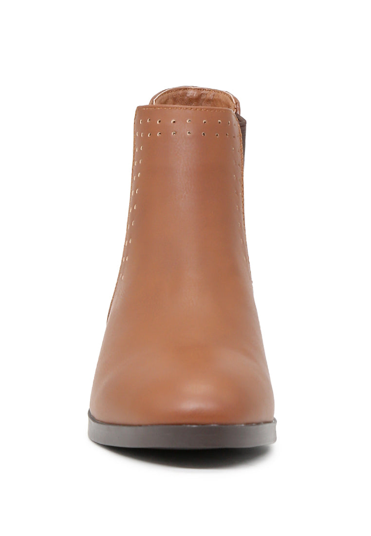 Stylish Kimberly Chelsea Boots featuring a block heel and elasticated gussets, perfect for casual or dressy outfits.