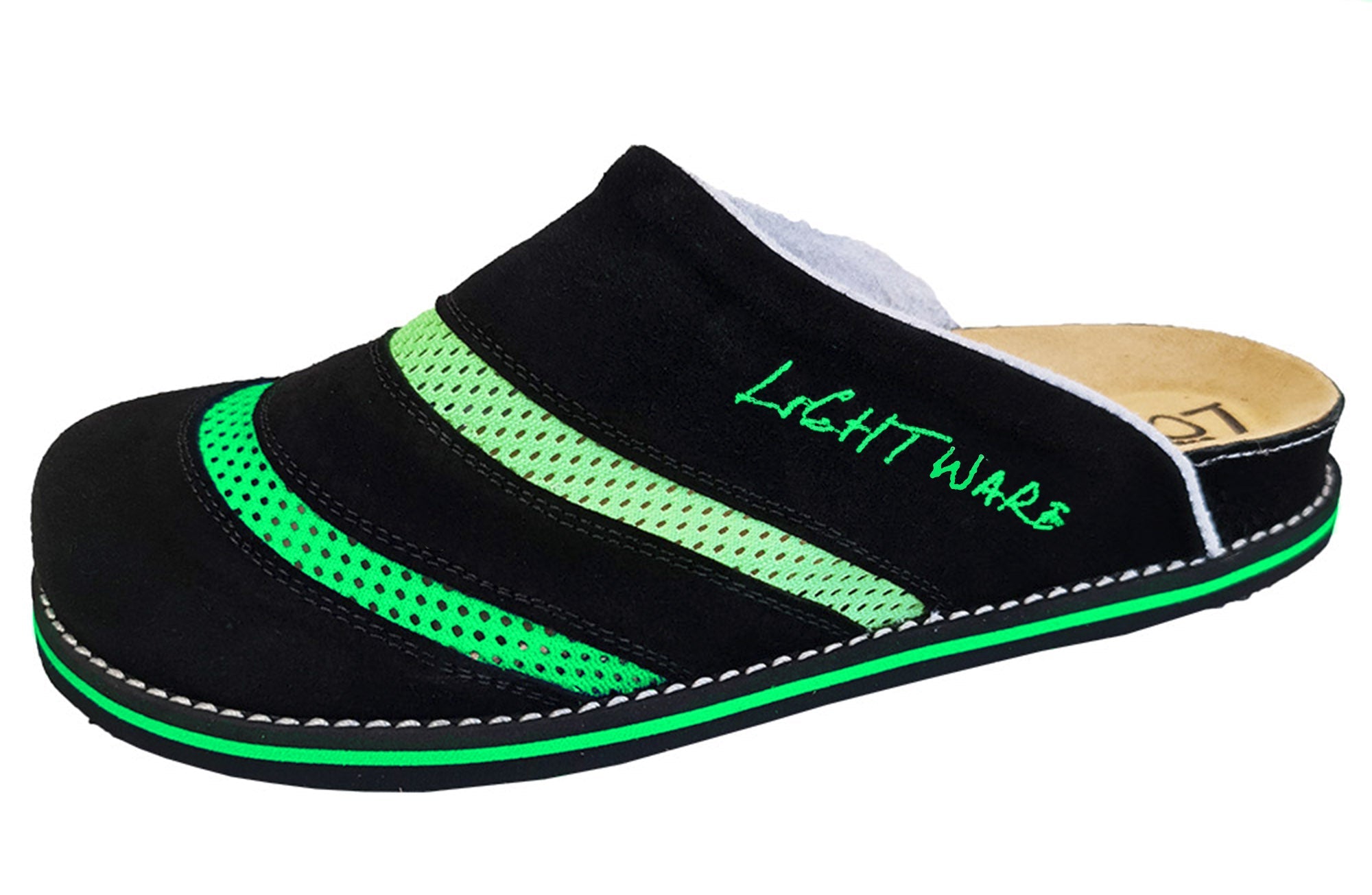 Lightware 3061 slippers in black and green, designed for comfort and relaxation after sports activities.