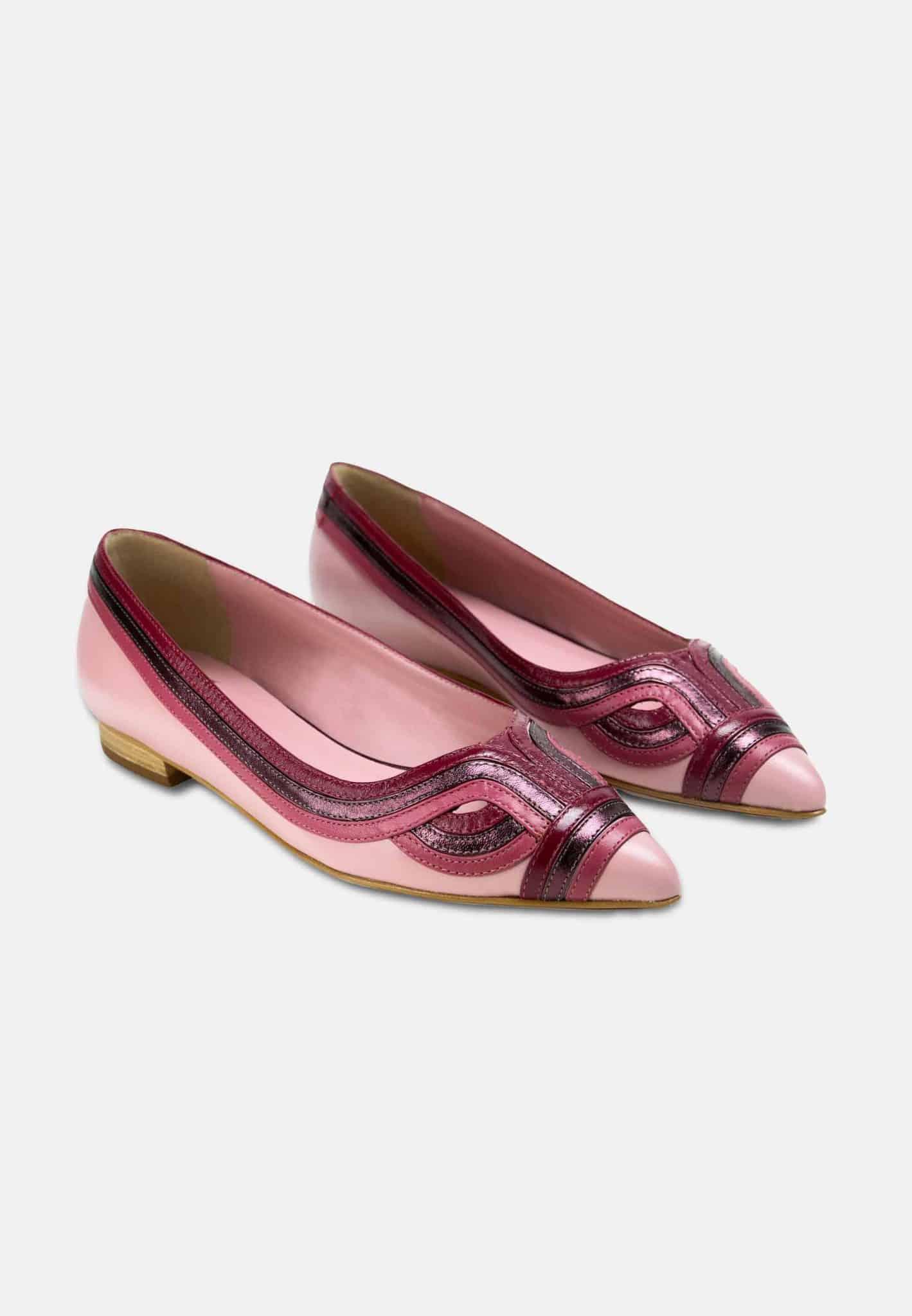 Elegant Mangará Begonia ballerinas made from premium leather, showcasing a classic design with modern detailing.