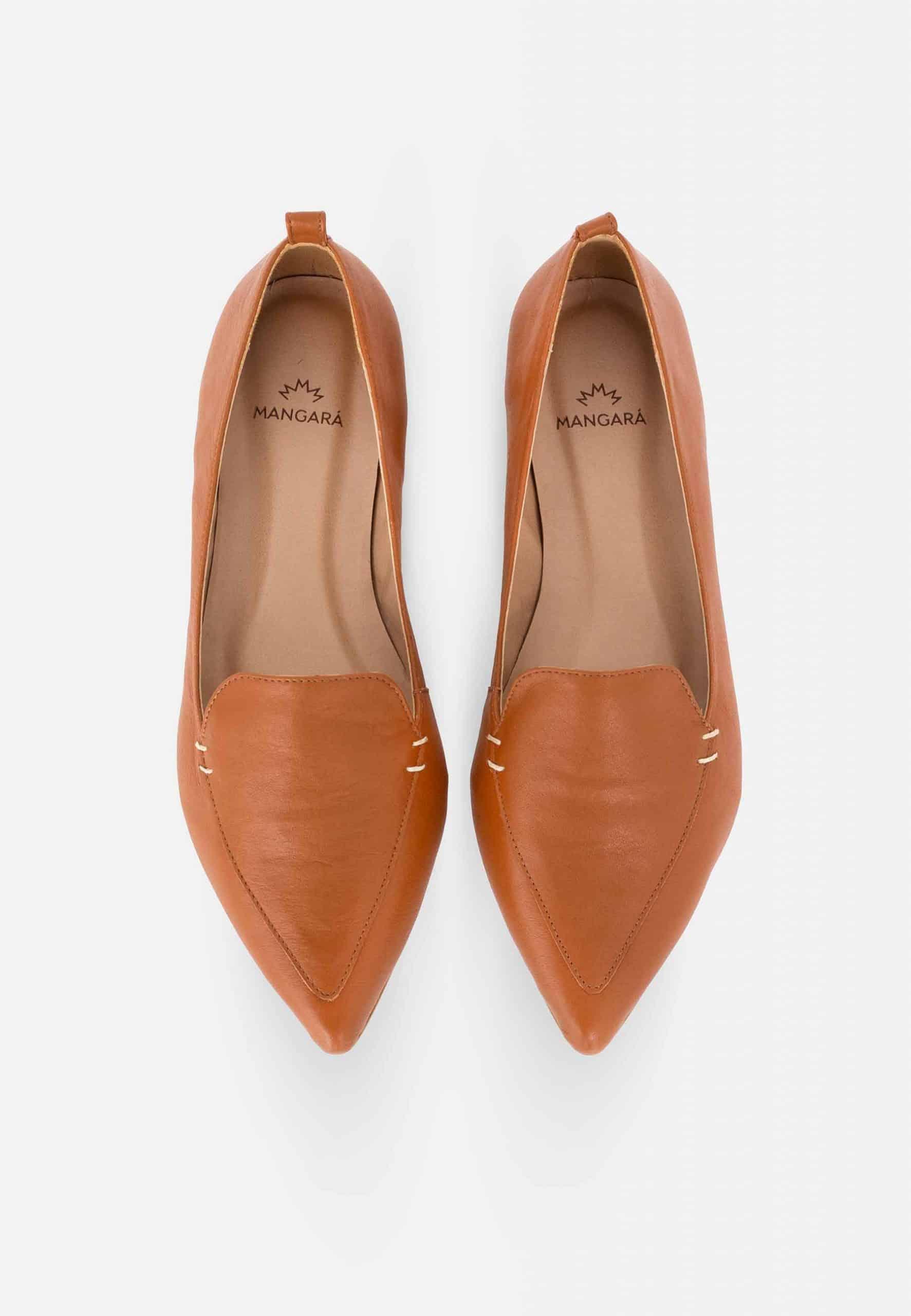 Elegant Mangará Butia Leather Ballerina flats with a pointed toe design, crafted from high-quality leather, perfect for any occasion.