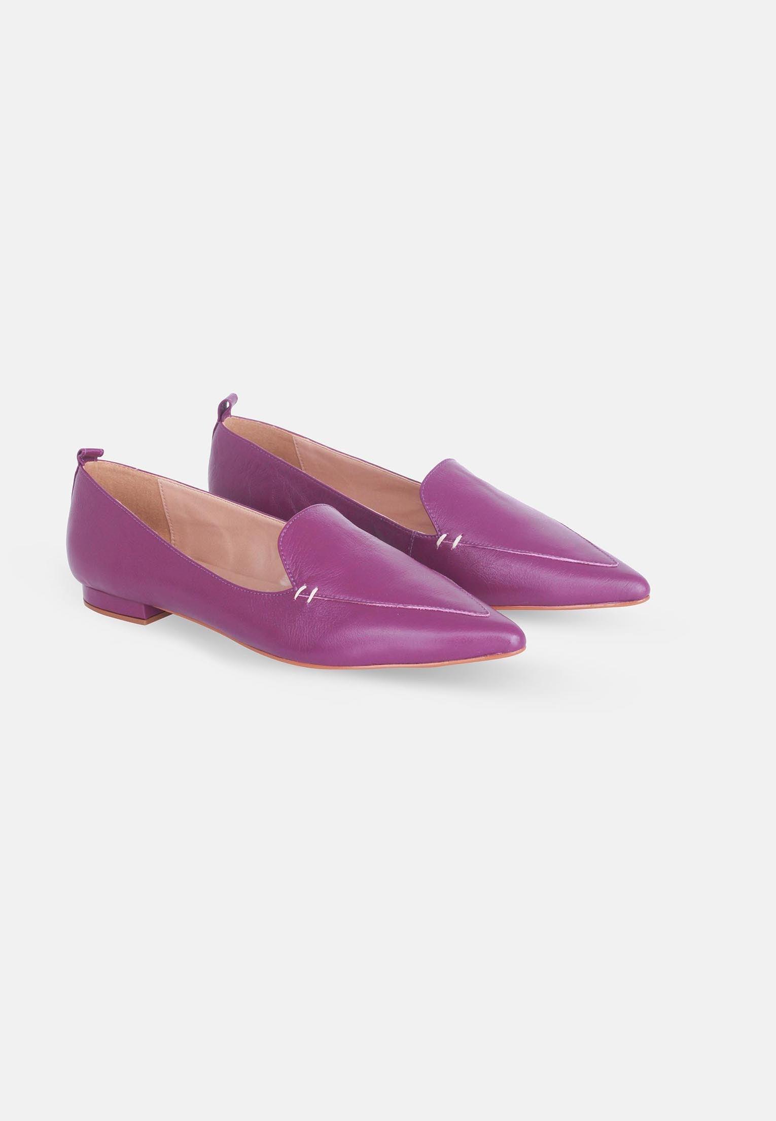 Elegant Mangará Butia Leather Ballerina flats with a pointed toe design, crafted from high-quality leather, perfect for any occasion.