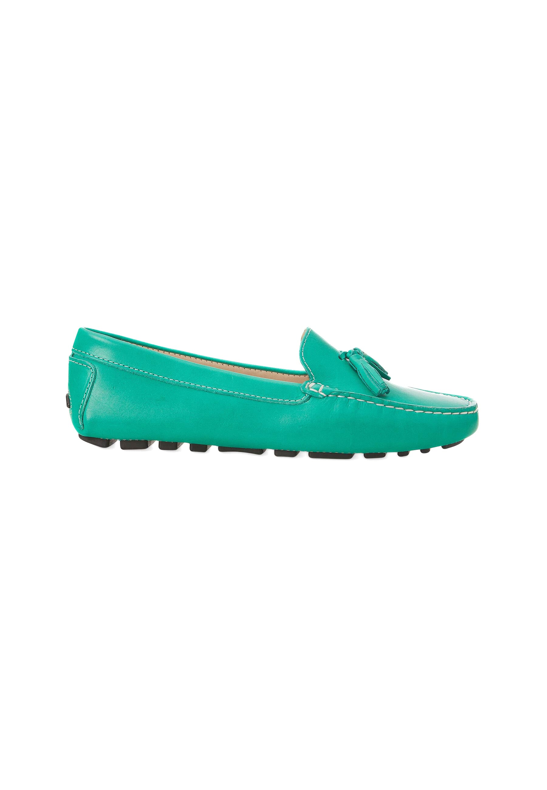 A pair of stylish Mangará Caviúna Women's Loafers featuring a sleek silhouette in a versatile color, perfect for any occasion.