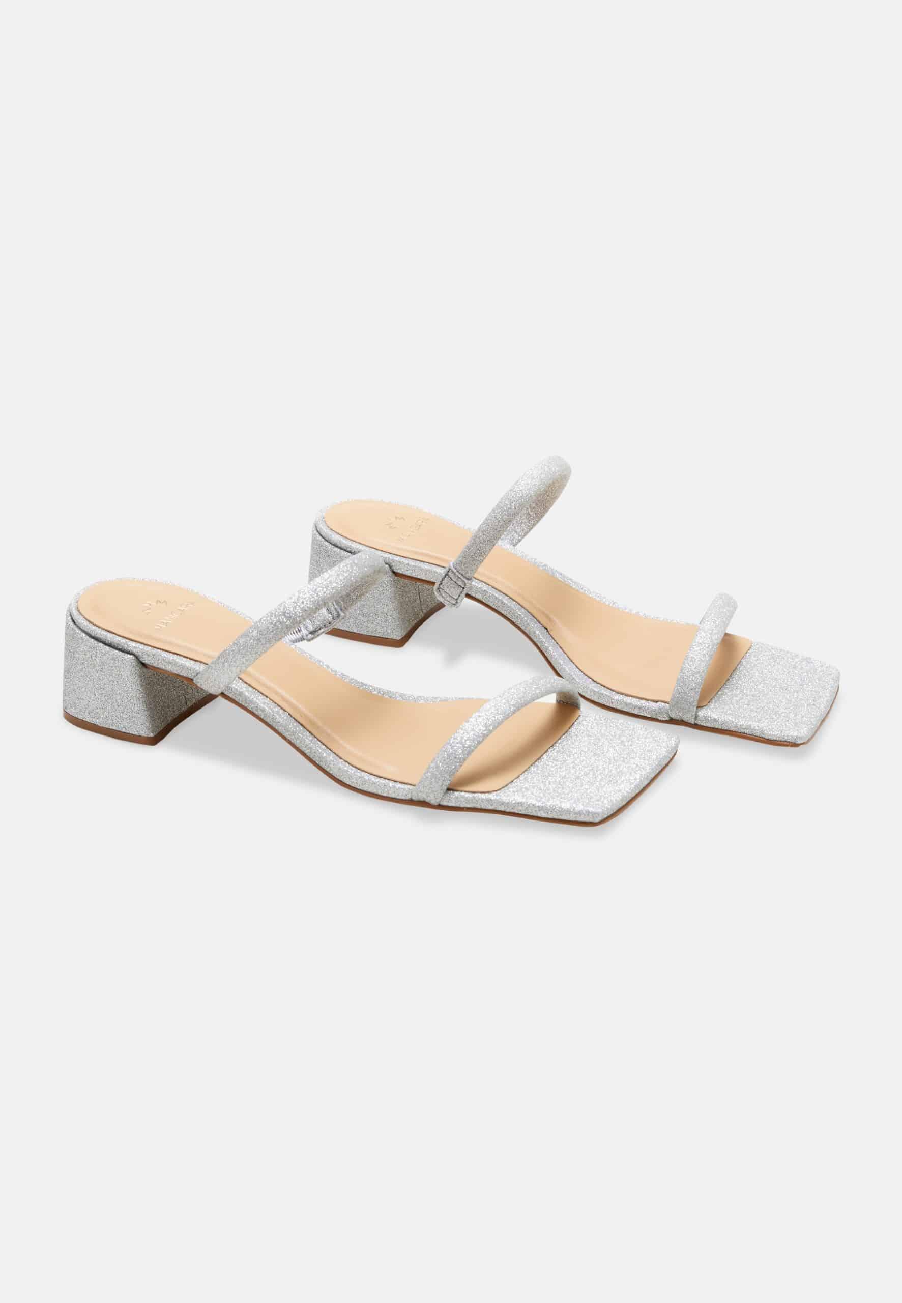 Stylish Mangará Maiate Mules Low Block Heel in high-quality textile, featuring a 4cm heel and open-back design for easy wear.