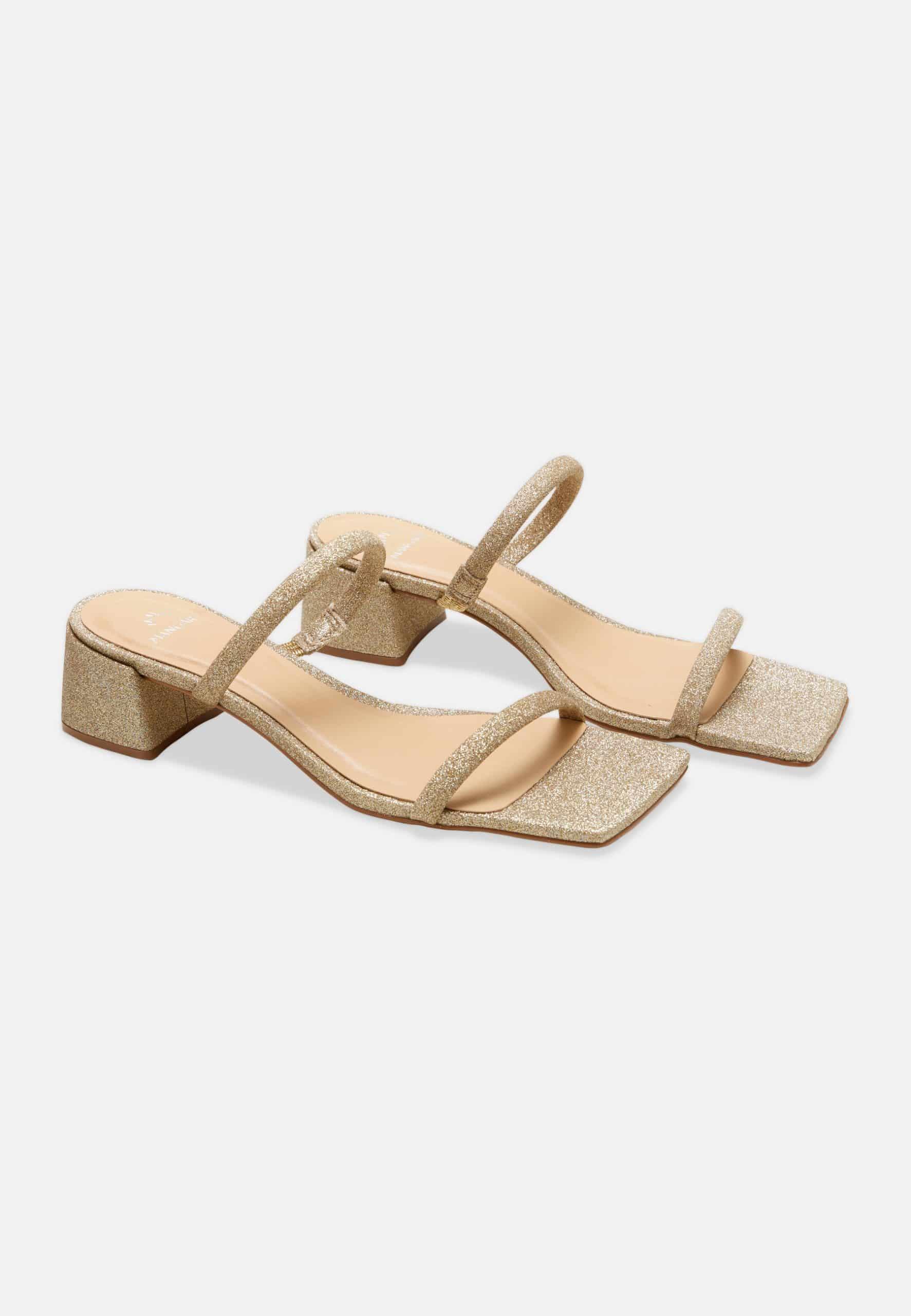 Stylish Mangará Maiate Mules Low Block Heel in high-quality textile, featuring a 4cm heel and open-back design for easy wear.