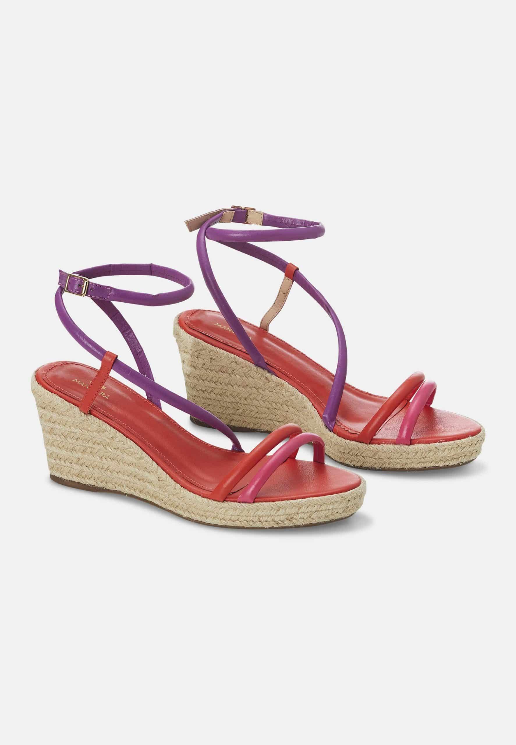 Stylish Mangará Romã Espadrilles Wedges featuring a jute sole and adjustable ankle strap, perfect for any occasion.