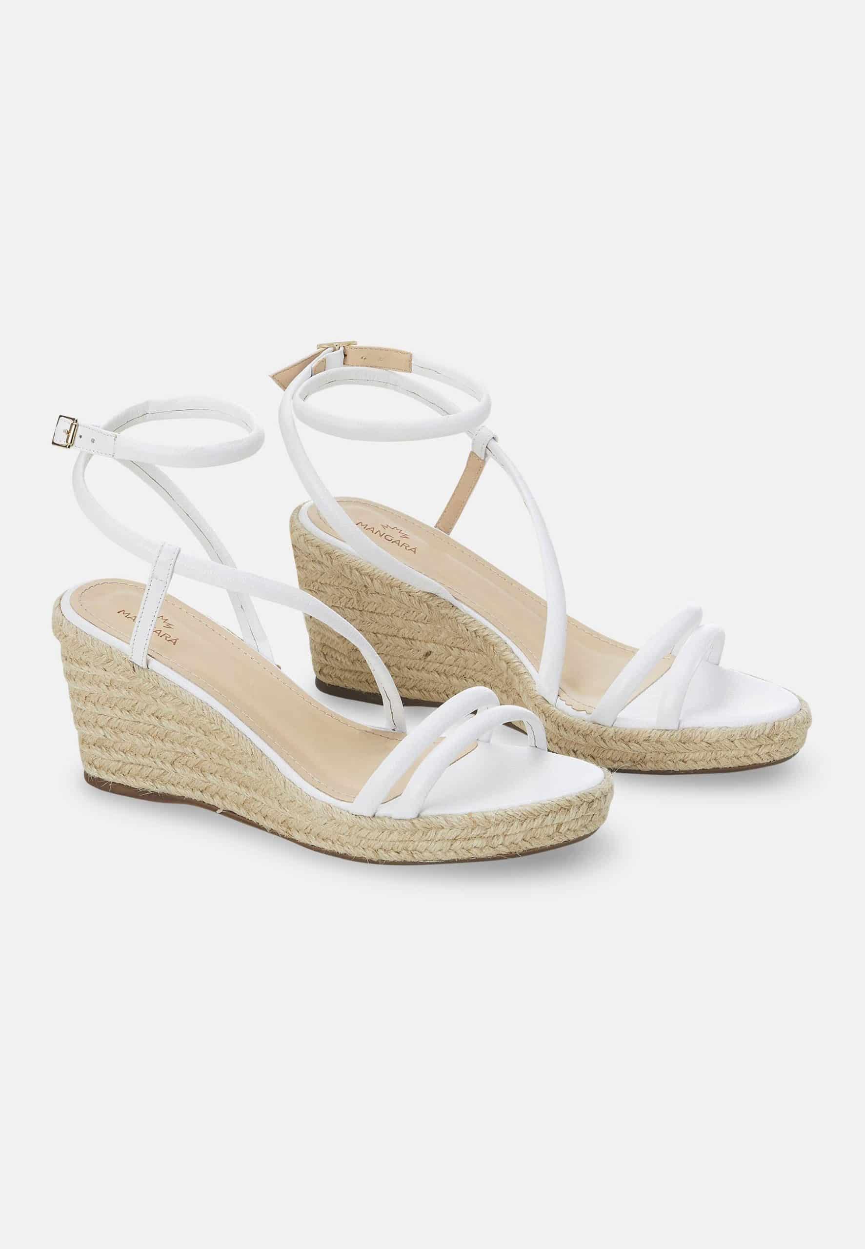 Stylish Mangará Romã Espadrilles Wedges featuring a jute sole and adjustable ankle strap, perfect for any occasion.