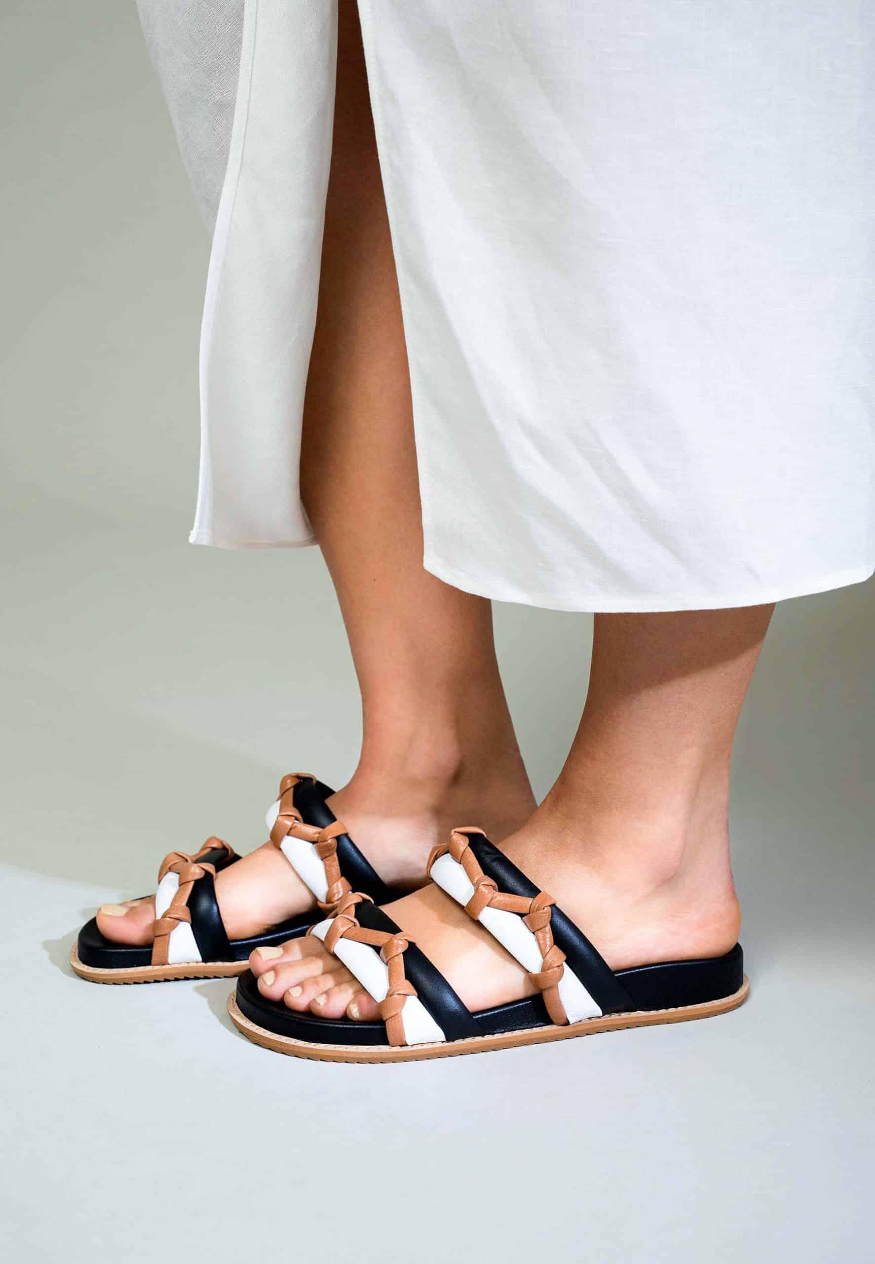 Stylish Mangará Women's Slippers Lichia Leather with double strap and knotted design, perfect for summer wear.